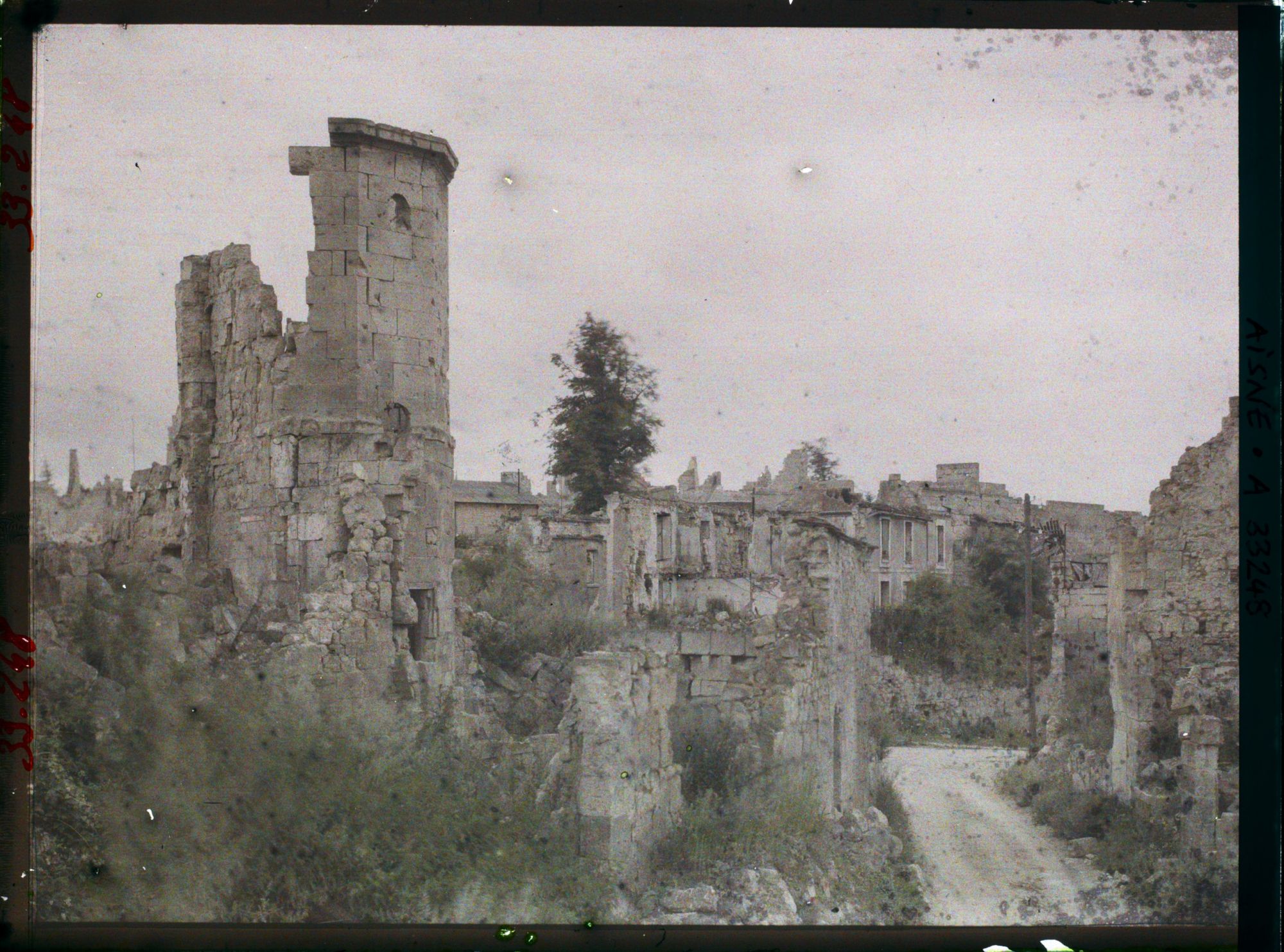 Image représentant France, Ruines à Coucy
