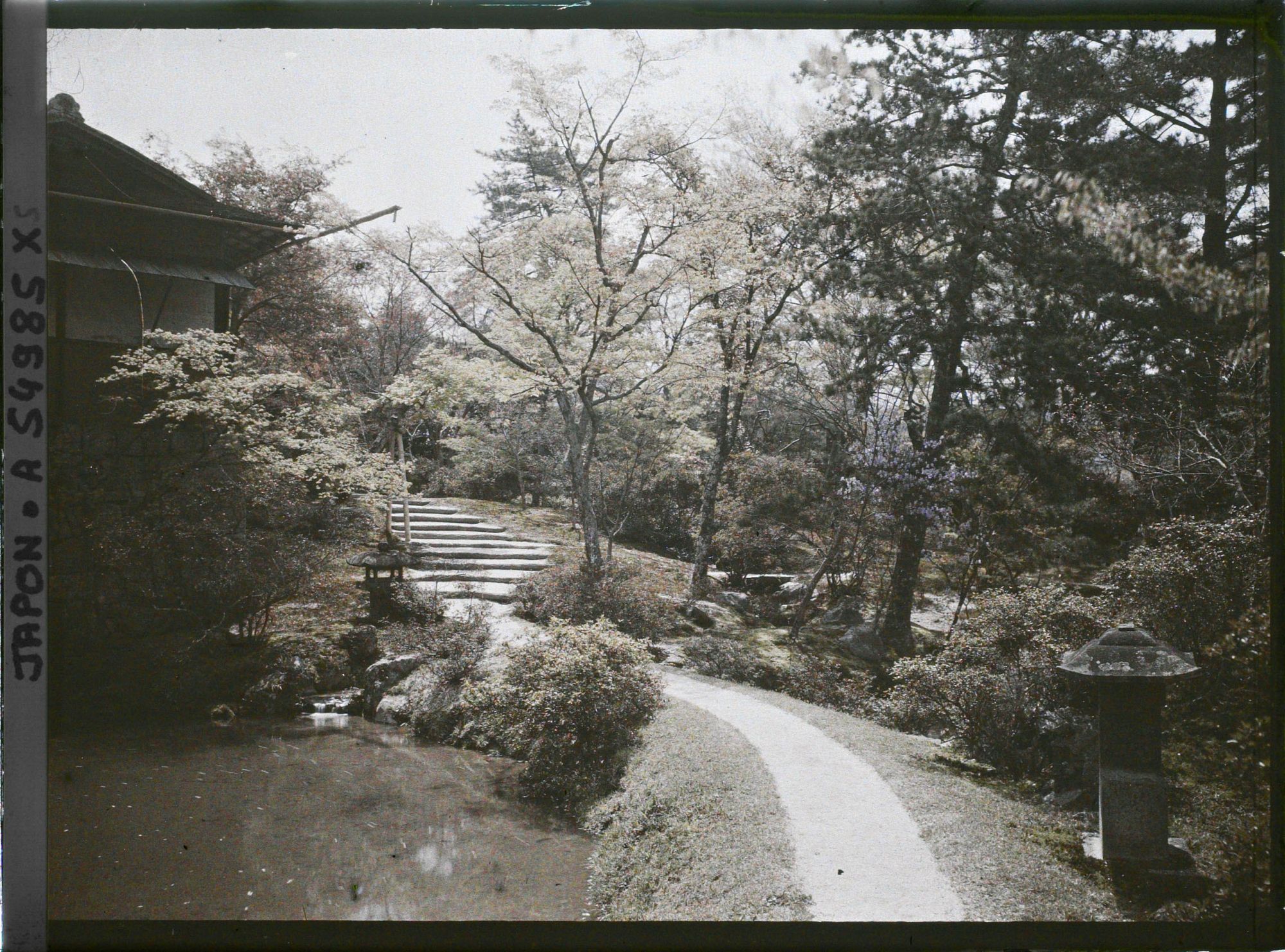 Image représentant Les jardins de la villa impériale Shugakuin Rikyû : pavillon du Jugetsu-kan