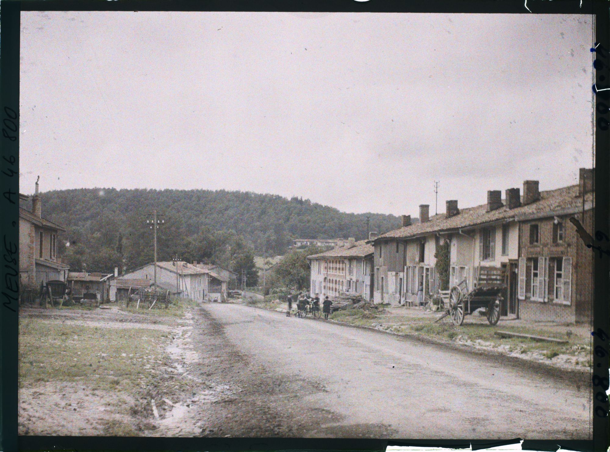 Image représentant France, Les Islettes (Meuse) (1427h), Sortie Ouest par la route de Clermont à Ste Menehould