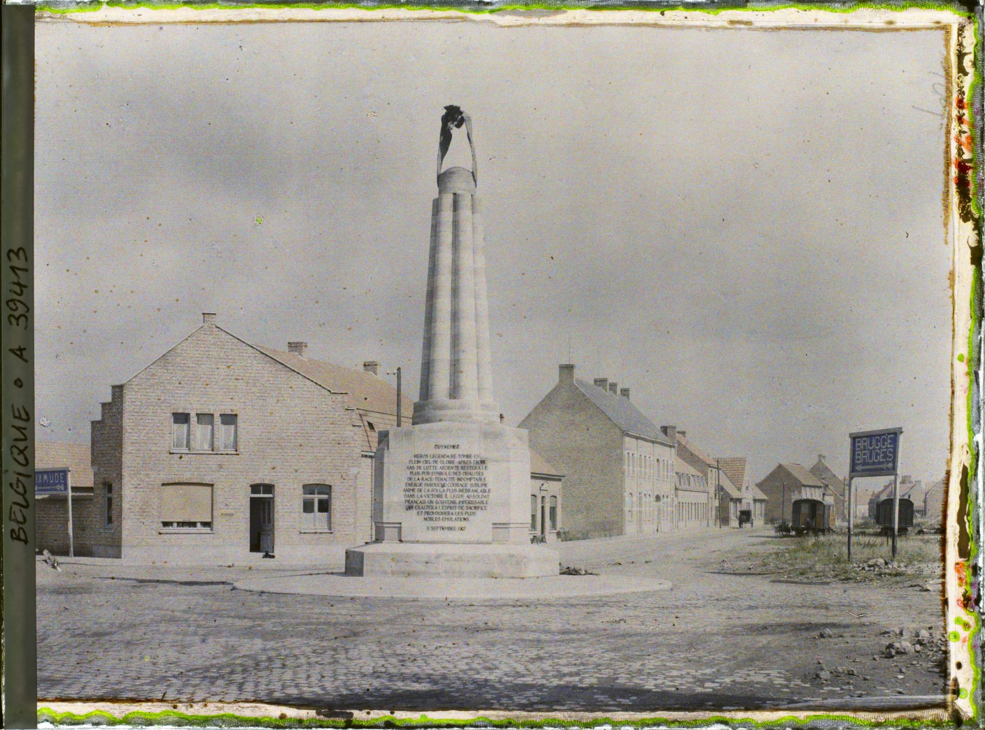 Image représentant Belgique, Poelcapelle, La Grande Place du Village