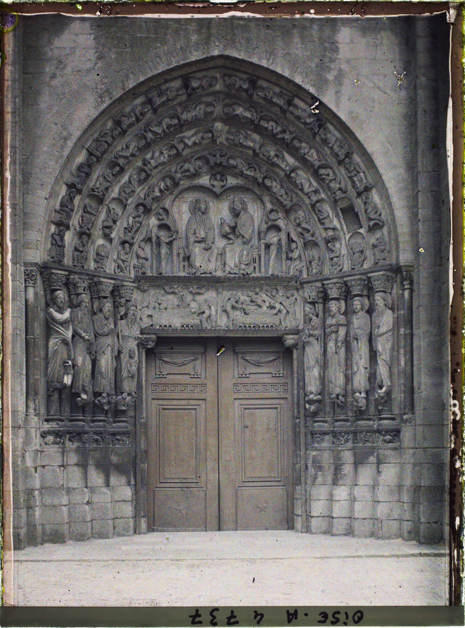 Image représentant Le porche de la cathédrale