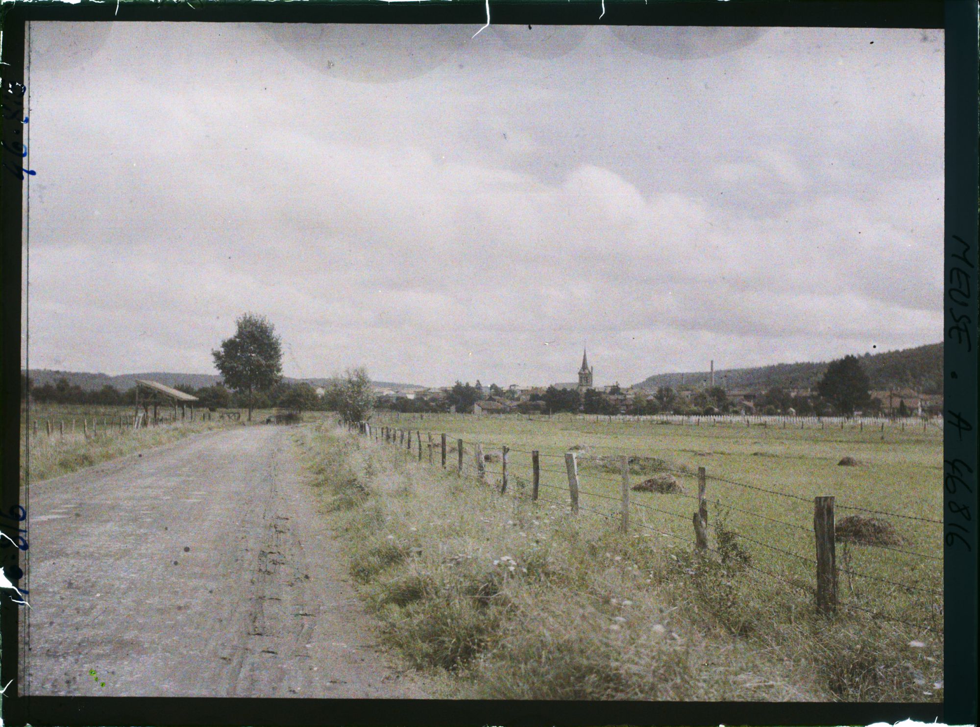 Image représentant France, Les Islettes (Meuse) (1427h), Rte de Neufour aux Islettes