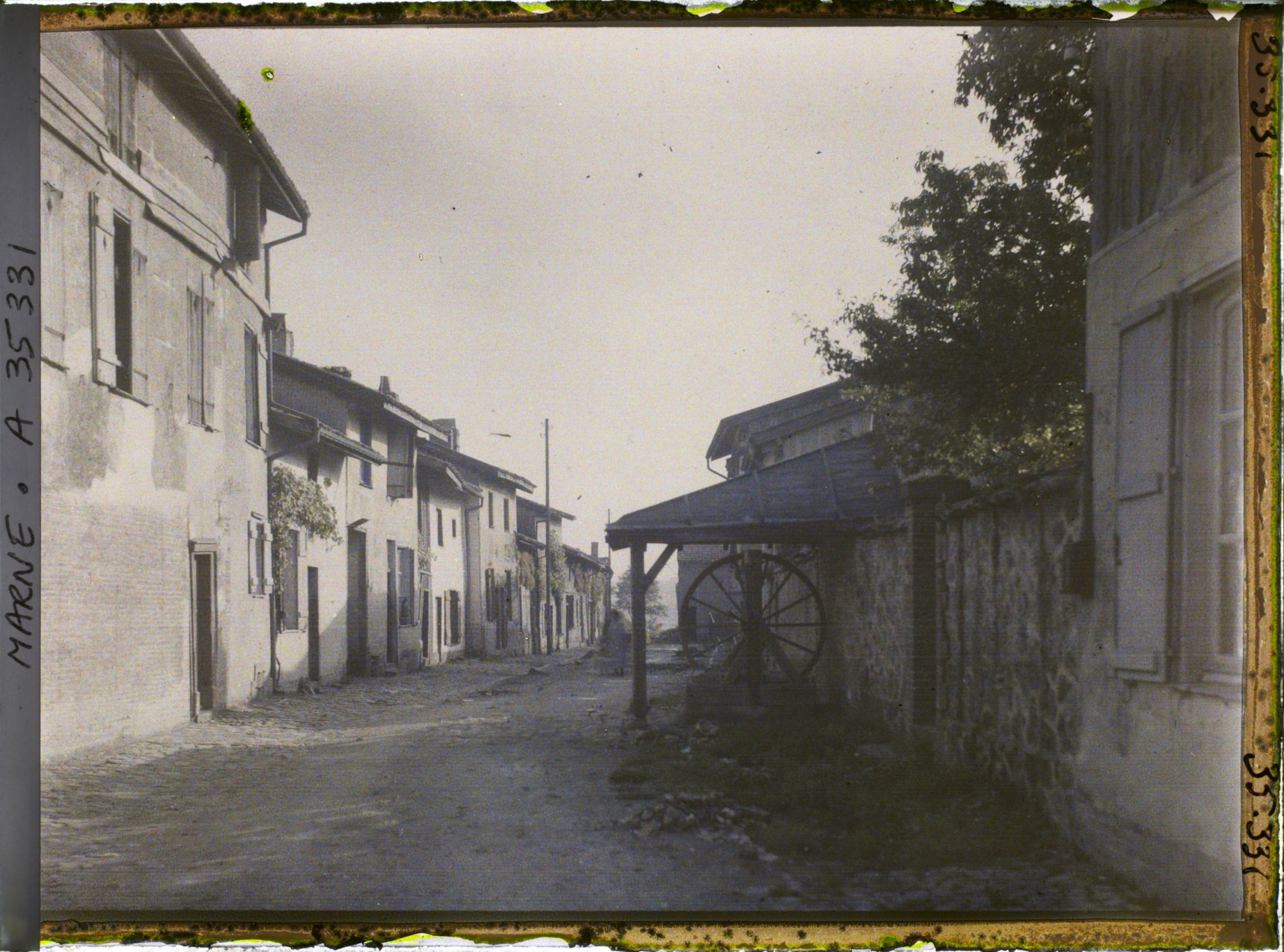 Image représentant France, Ste Menehould le haut, Rue de l'Eglise Ste Menehould le Haut.