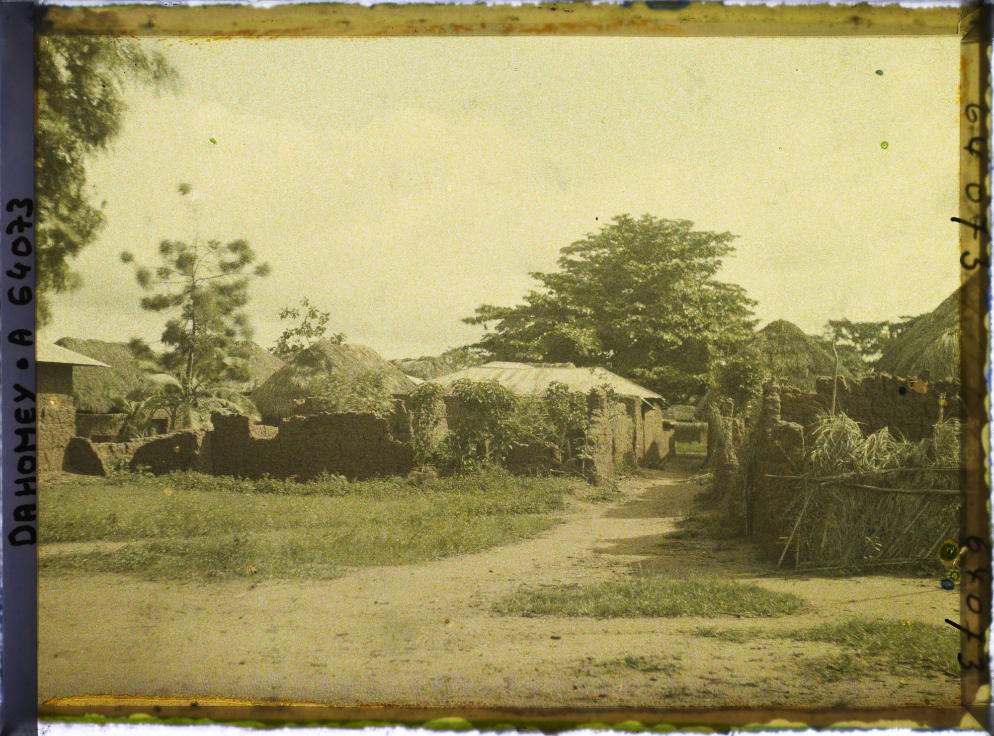 Image représentant Le village indigène