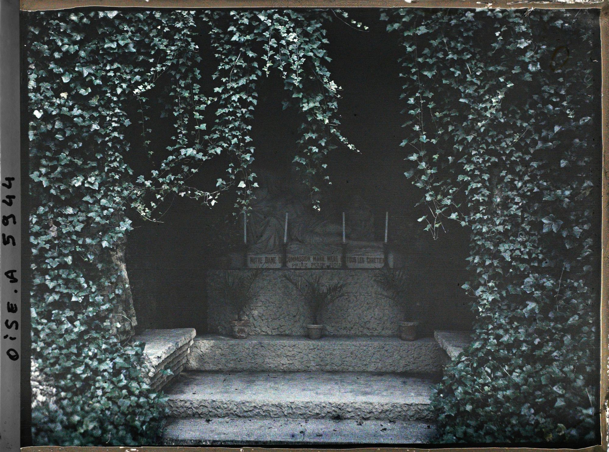 Image représentant Autel avec groupe sculpté