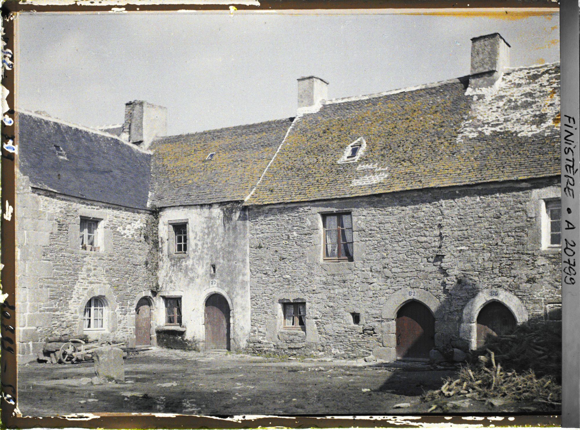 Image représentant Vieilles maisons rue de la Tour-d'Auvergne, actuelle rue Louis-Pasteur
