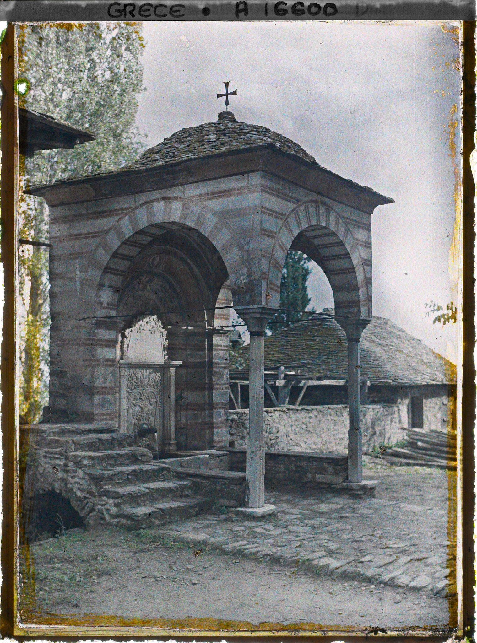 Image représentant Mont Athos, Karyès, Fontaine de Coutloumousson