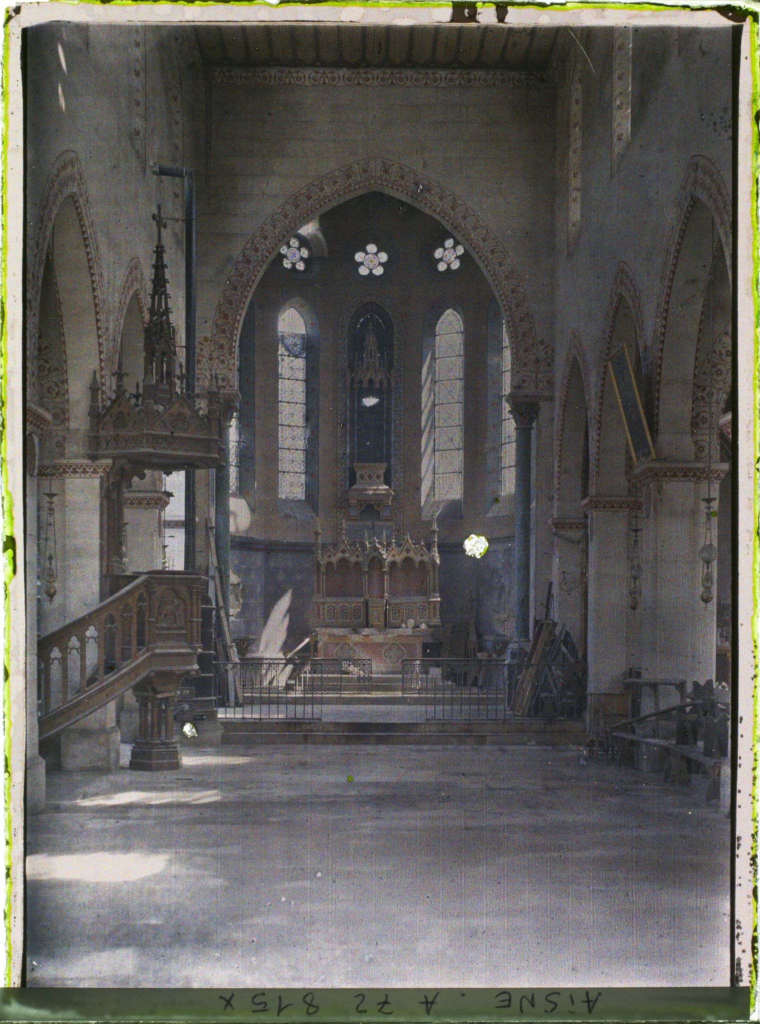 Image représentant Intérieur de l'église Saint-Waast datant du XIXe siècle
