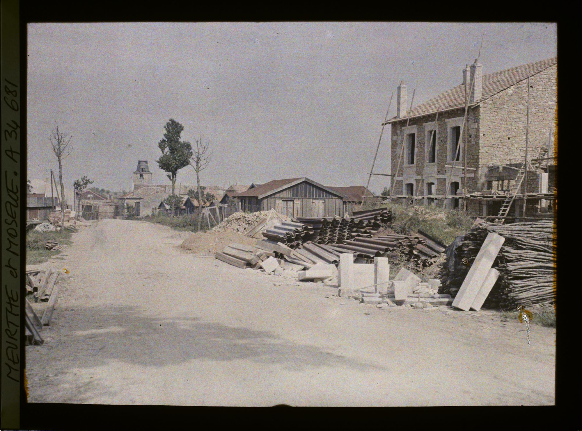 Image représentant Esessey, La Grande Rue en reconstruction