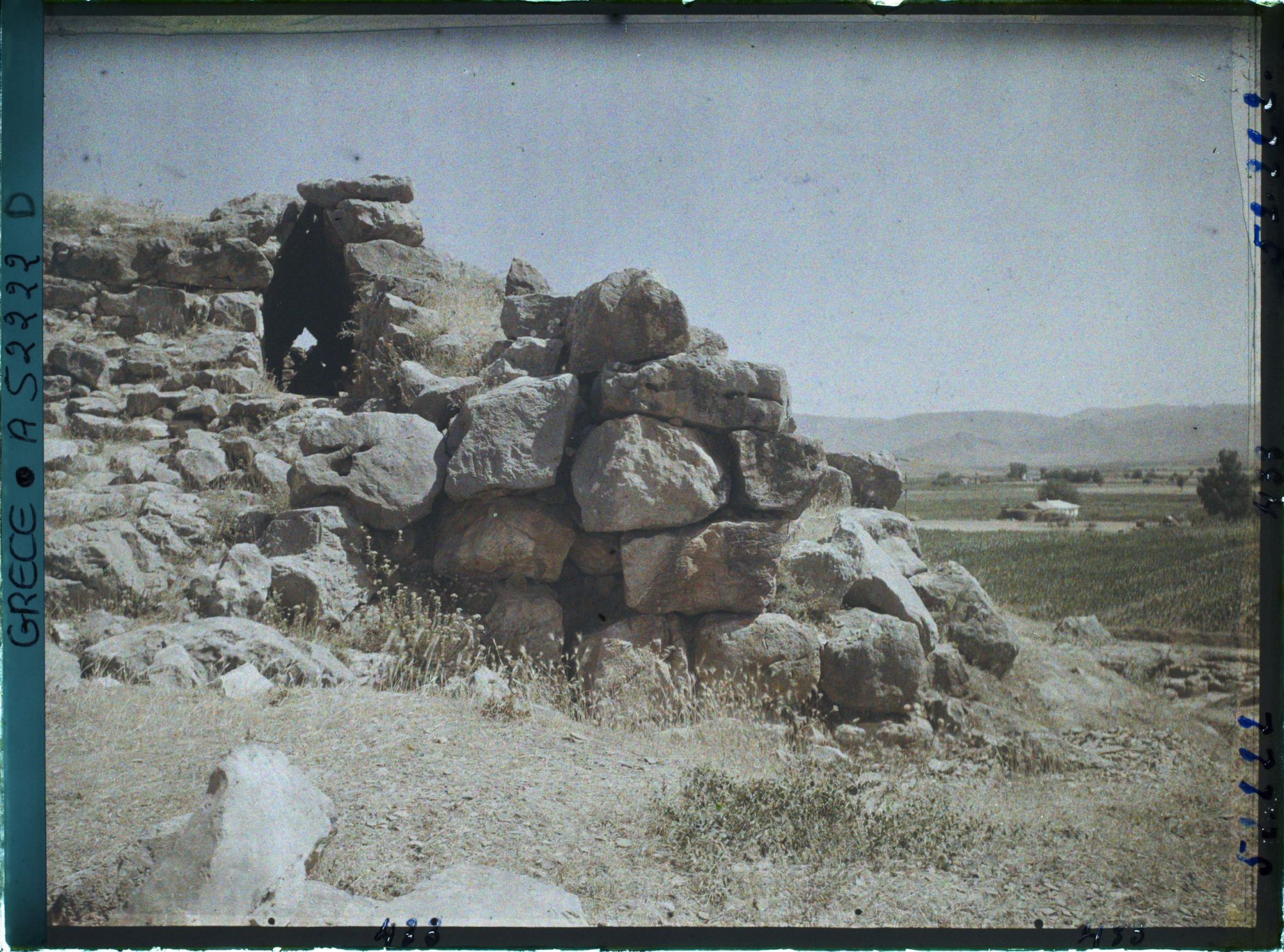 Image représentant Vue d'ensemble sur des casemates de la citadelle (est ou sud) et sur la galerie couverte les desservant