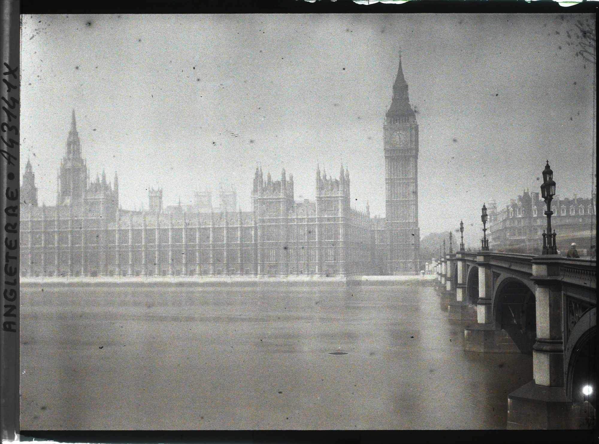 Image représentant Le parlement vu de Westminster Bridge