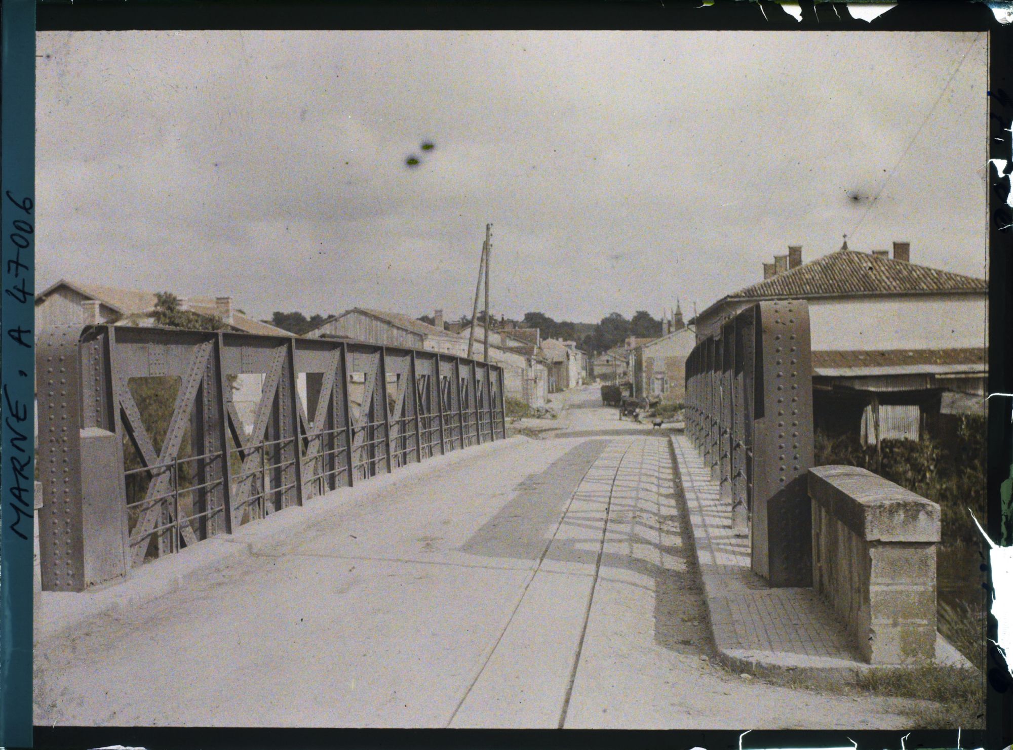 Image représentant France, Vienne la Ville Marne (340 h), Vue à l'entrée du Pont