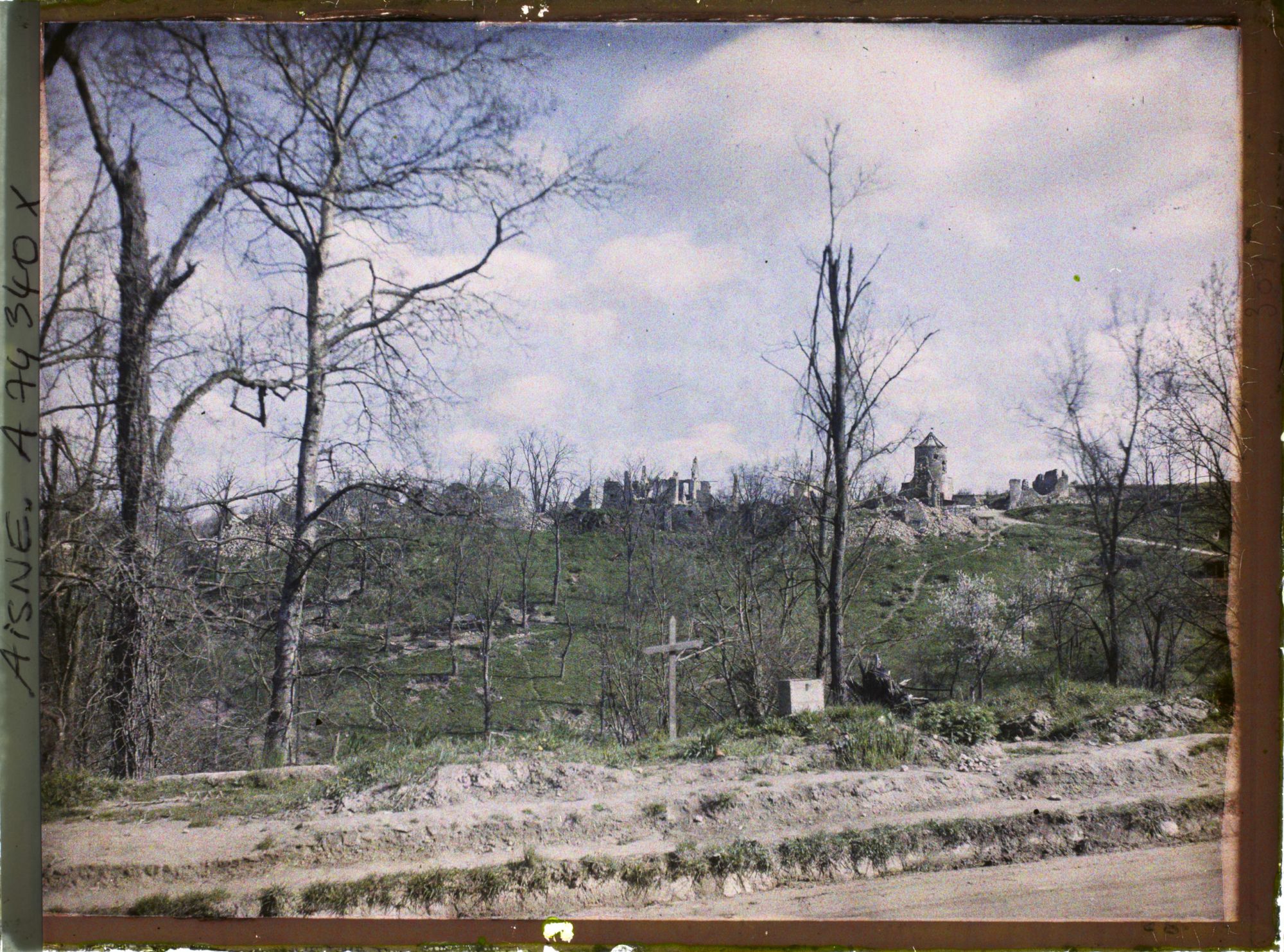 Image représentant Panorama sur le village en ruines de Margival (Nord-Est de Soissons)