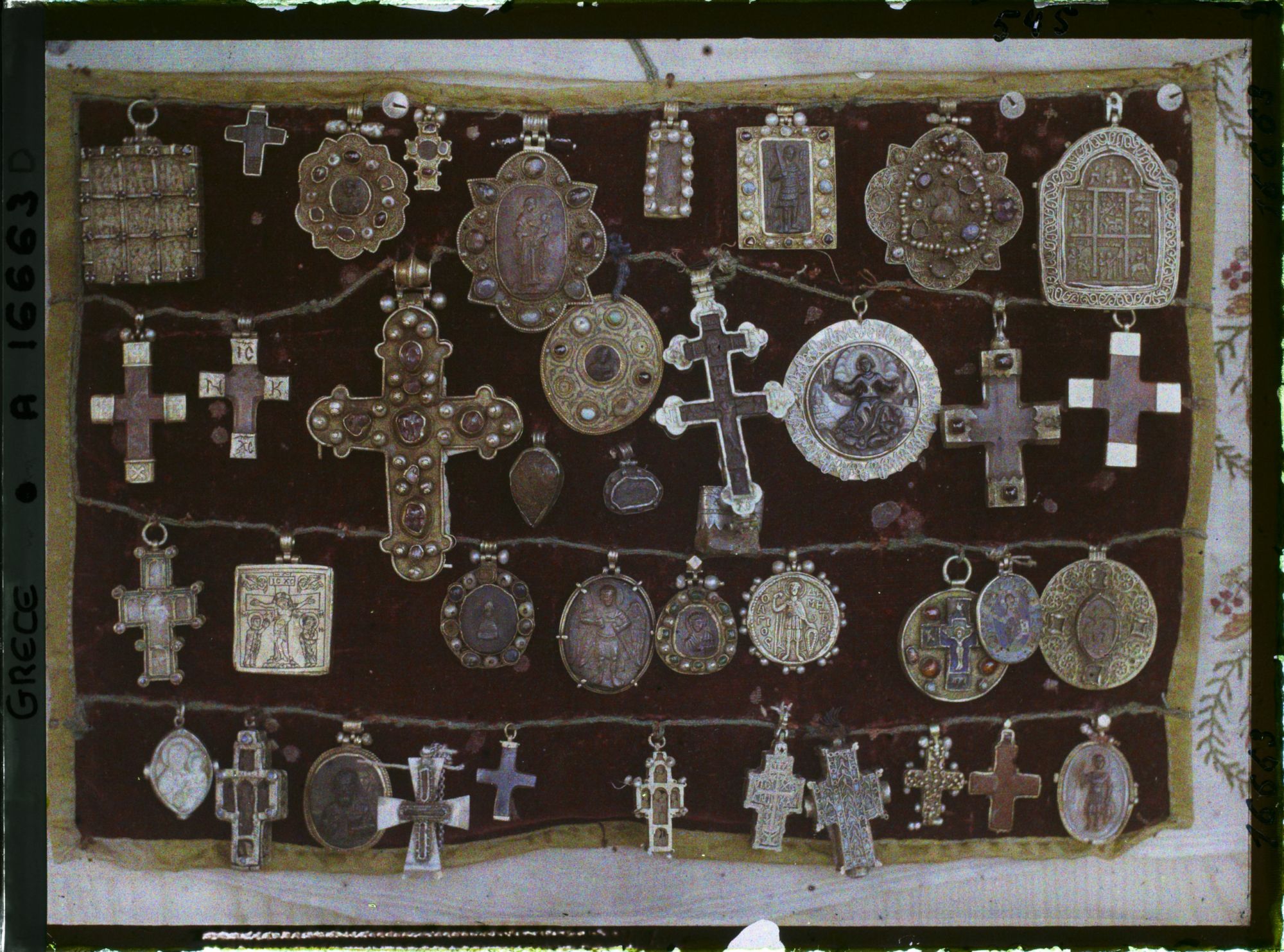 Image représentant Turquie, Mont Athos, Vatopédi, Le sablier de la Vierge (ensemble de bijoux byzantins) même sujet