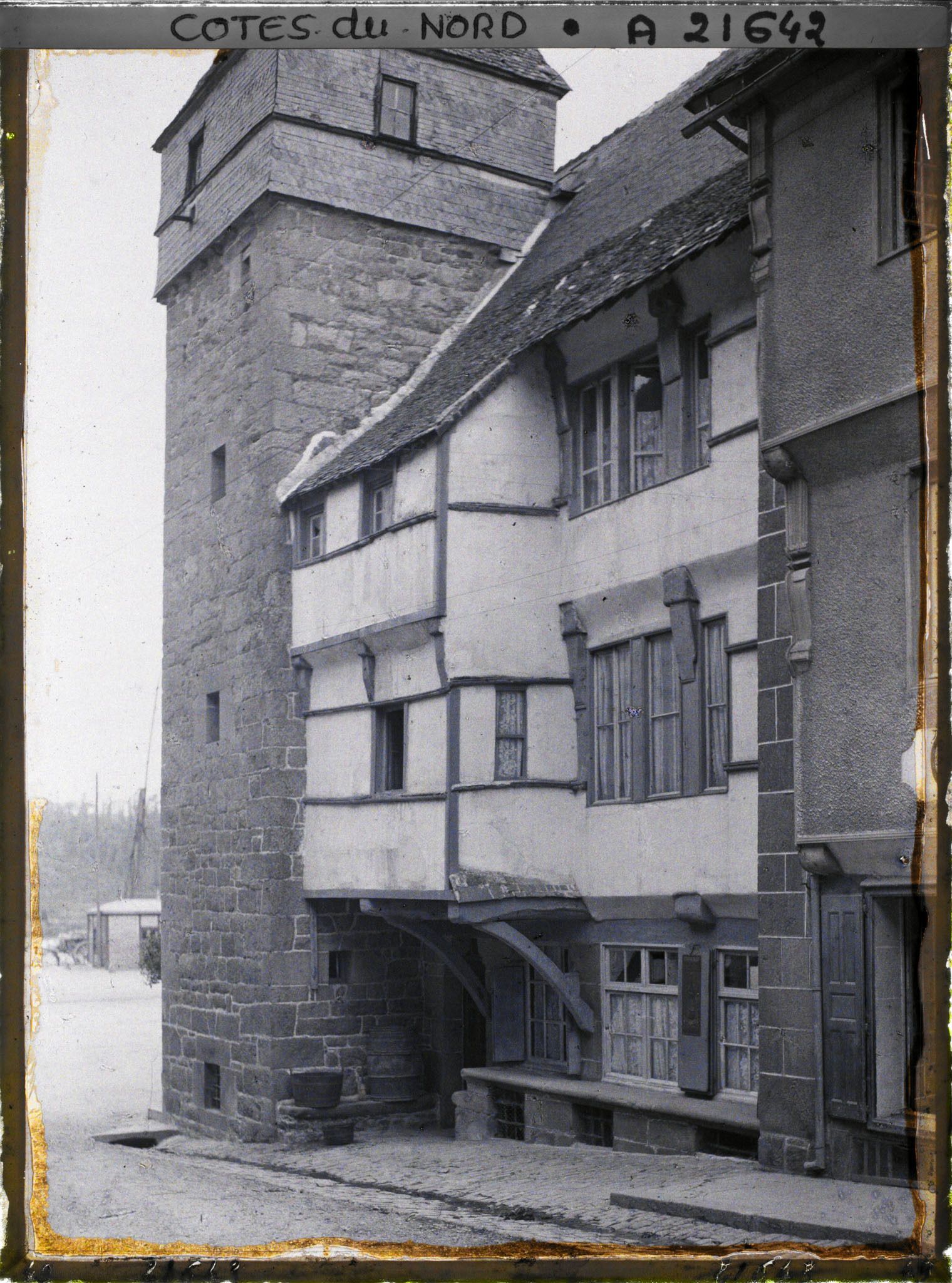 Image représentant Vieilles maisons de la rue Ernest Renan