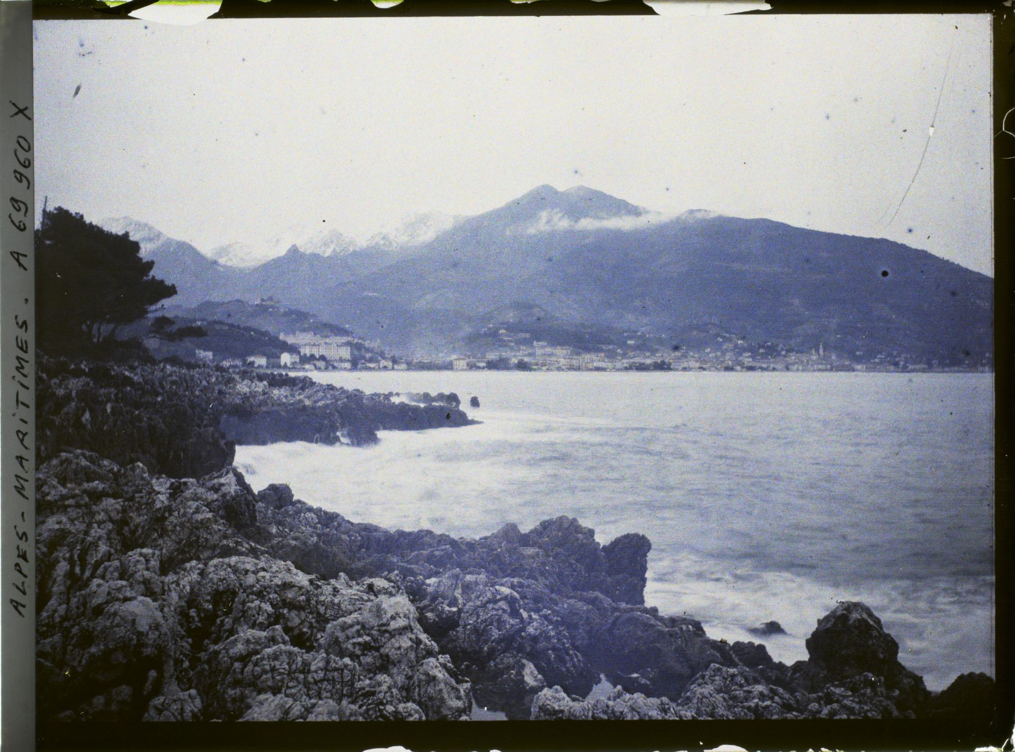 Image représentant La ville vue des rochers du Cap Martin