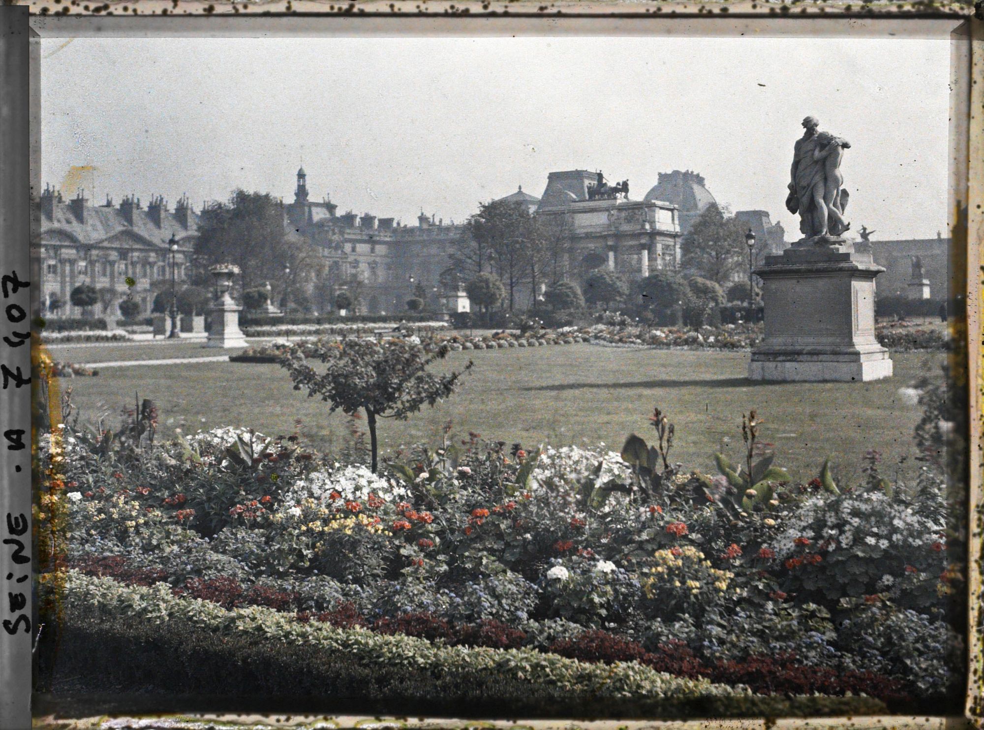 Image représentant Les Tuileries et le Louvre