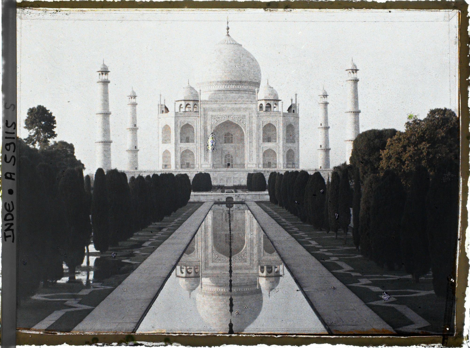 Image représentant Le grand canal axial et le mausolée du Taj Mahal