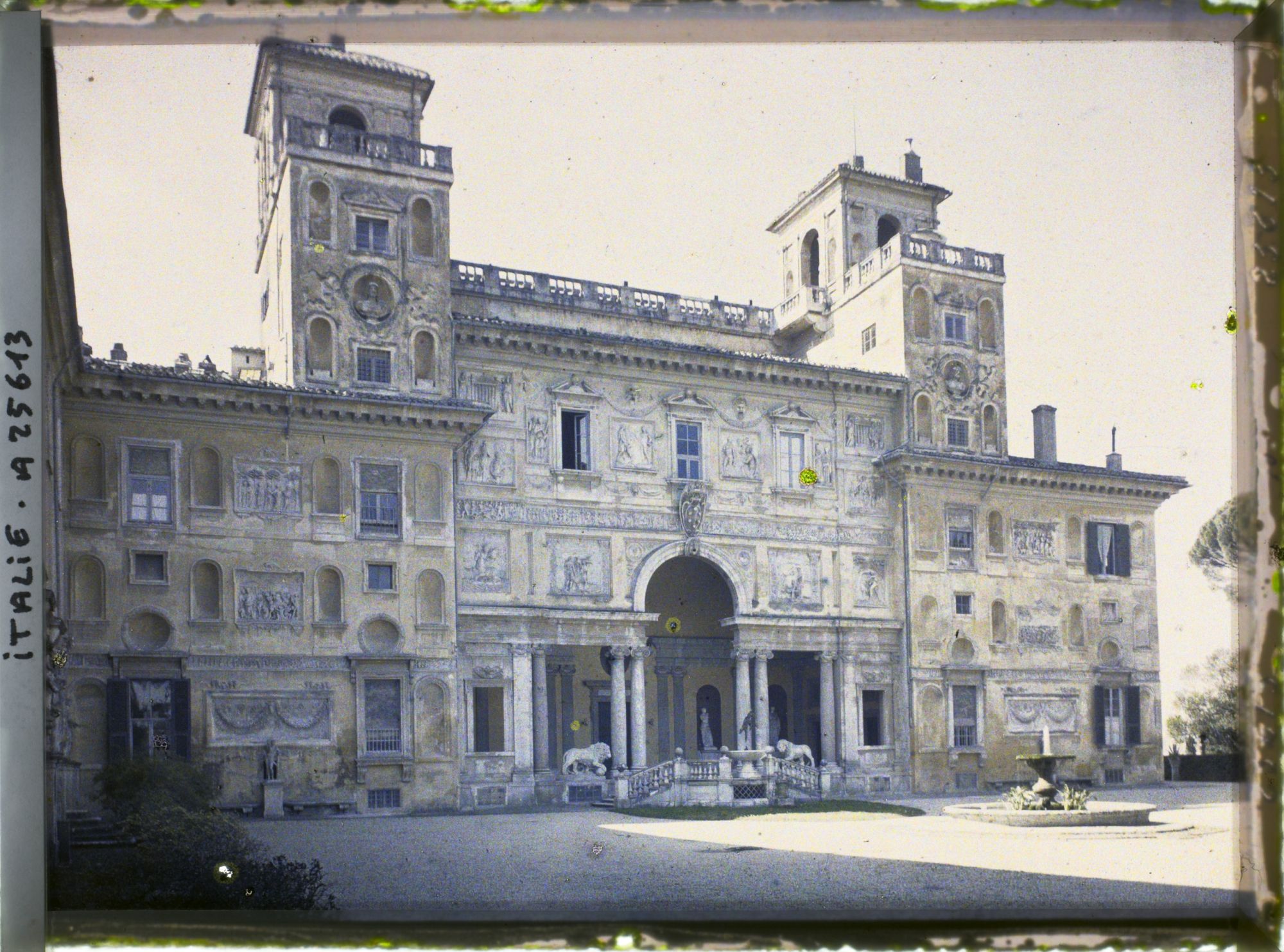 Image représentant Détail de la façade de la villa Médicis