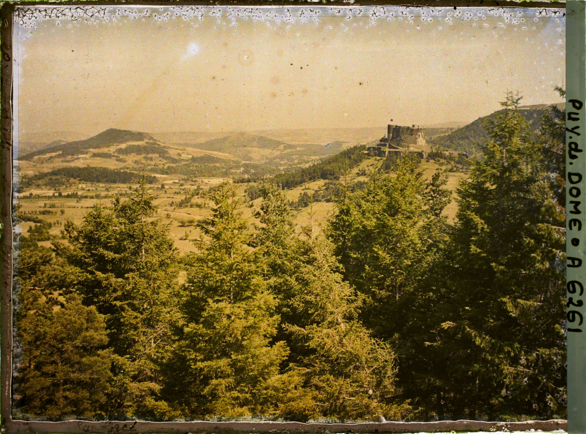 Image représentant France, Château de Murols