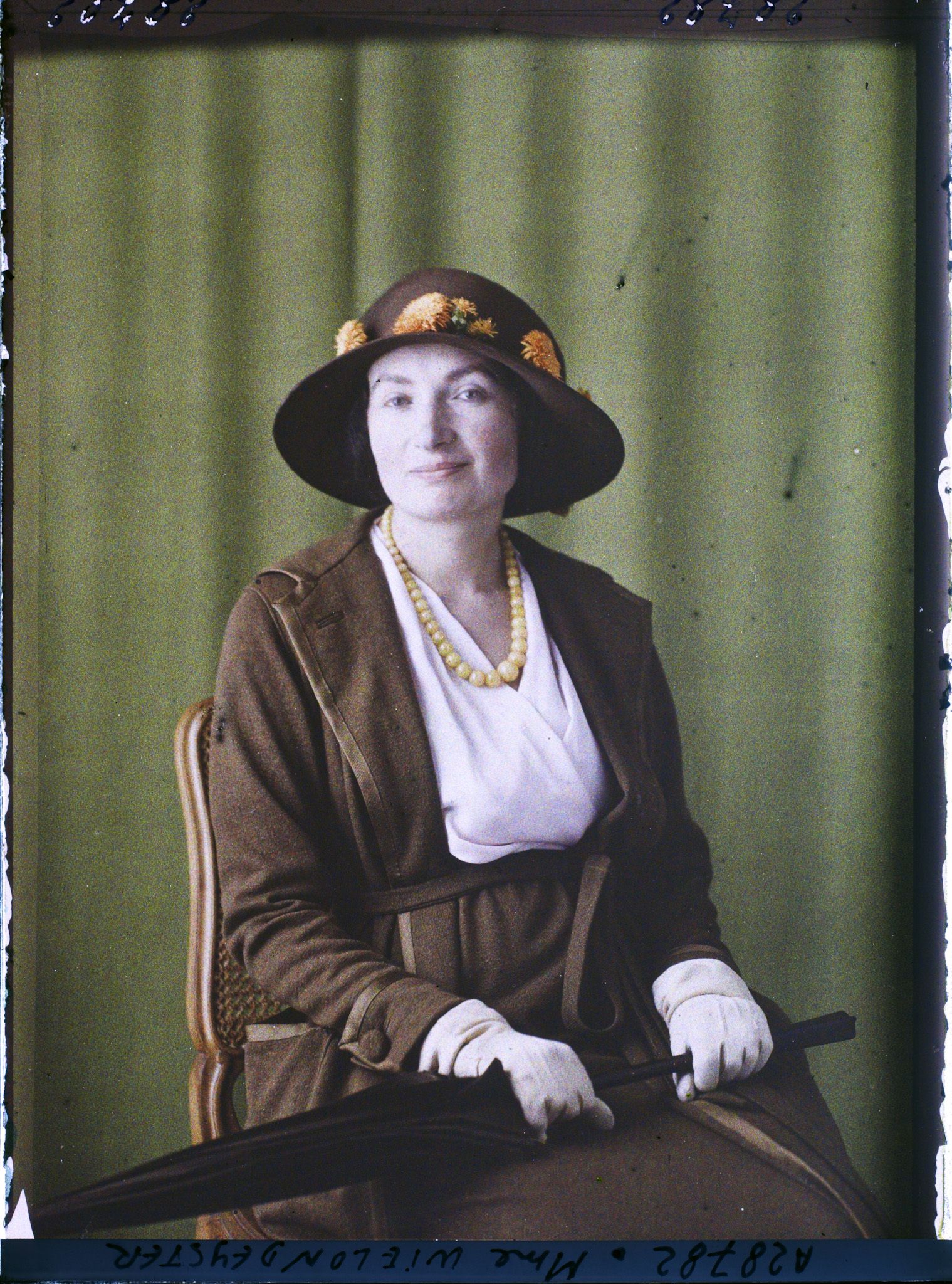 Image représentant https://musee-albert-kahn.s-museum.fr/home/NWQ2OTAwYzNmYjZlZTk1ZWQwODJmMjY4L2dlbmVyaWMtbm90aWNlLXRhYi9hdXRob3JpdHkvNjE3YTc5ZjVjZjhiODk2OGIzMzM3ZDIx/5d6900c3fb6ee95ed082f268/generic-notice-tab/authority/617a79ebcf8b8968b3337a8d Madame Wielondeyster