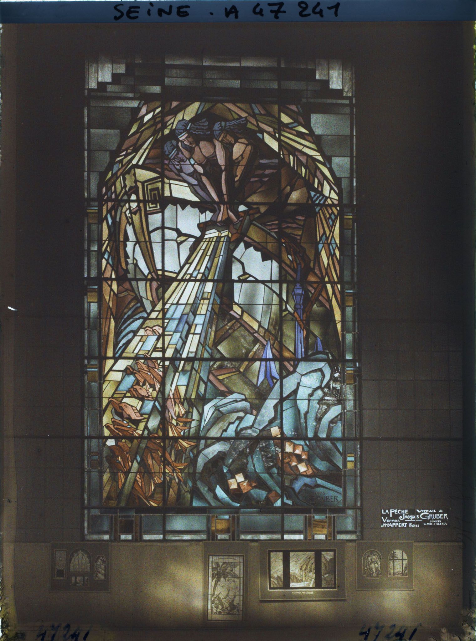 Image représentant L'Exposition des arts décoratifs, La Pêche, de Jacques Gruber, pour la salle à manger d'une ambassade française, galerie de la cour des métiers