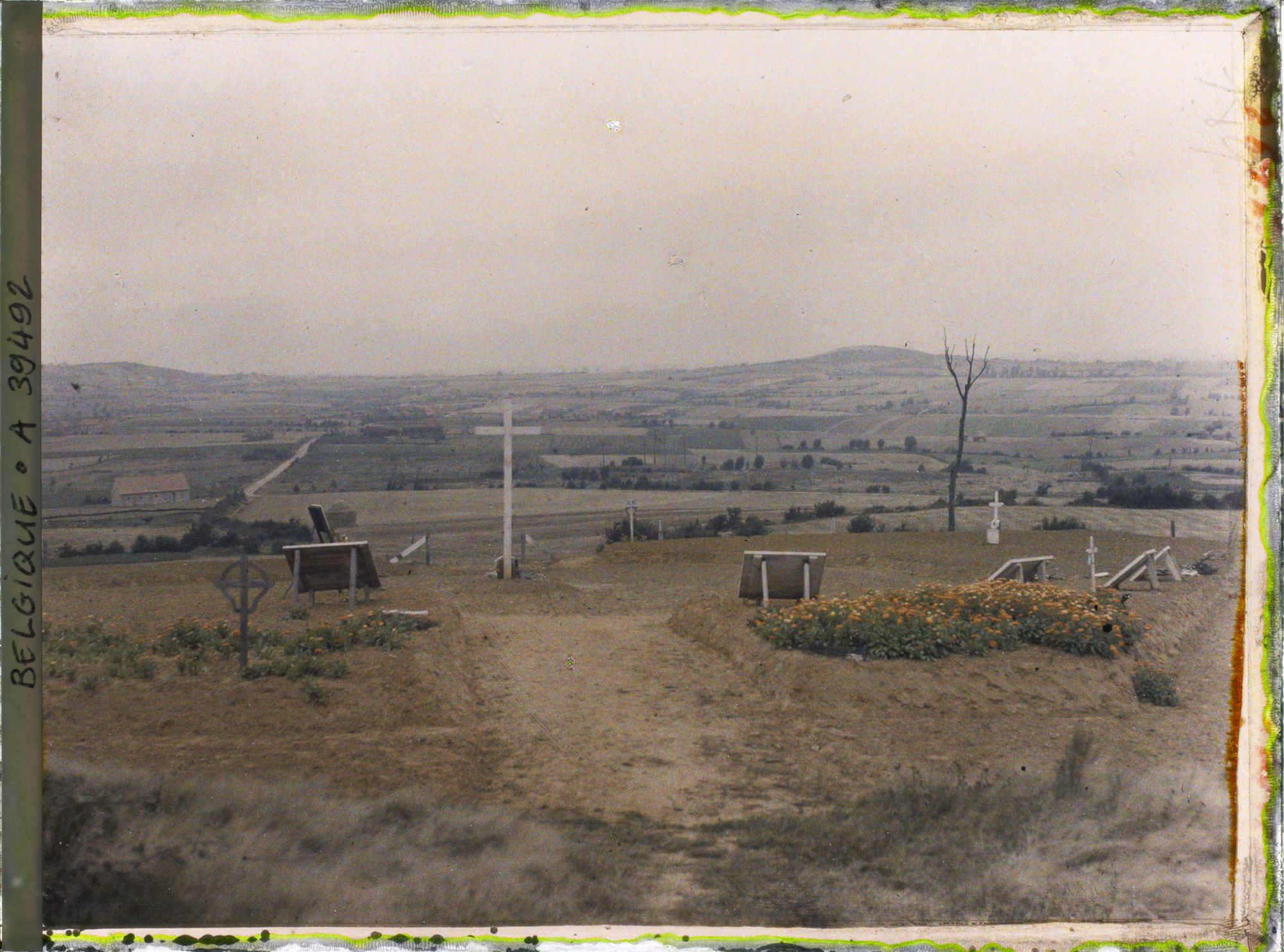 Image représentant Belgique, Locre, L'Ossuaire Français et la ligne des monts