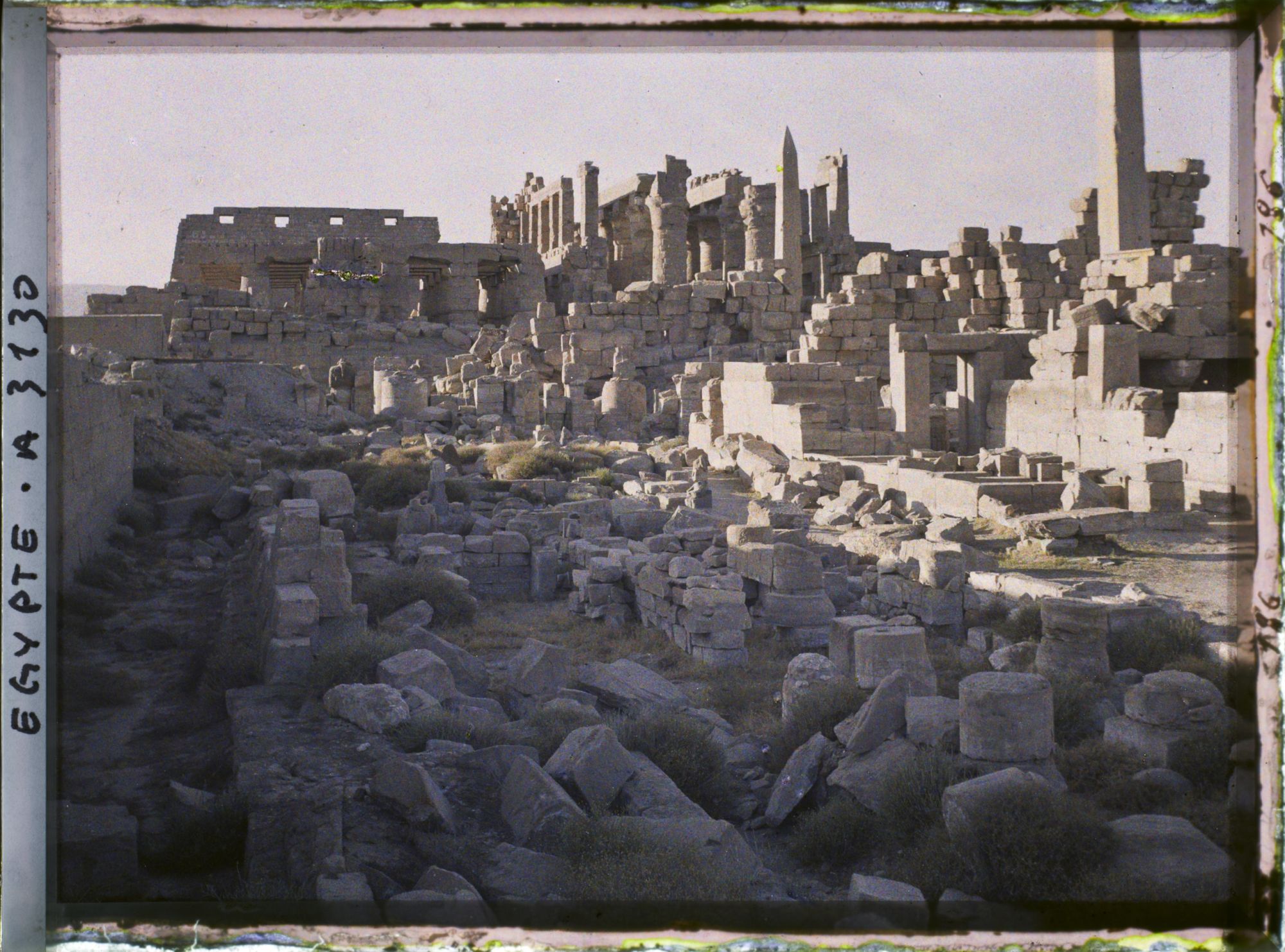 Image représentant Vue de la façade nord du temple d'Amon Râ