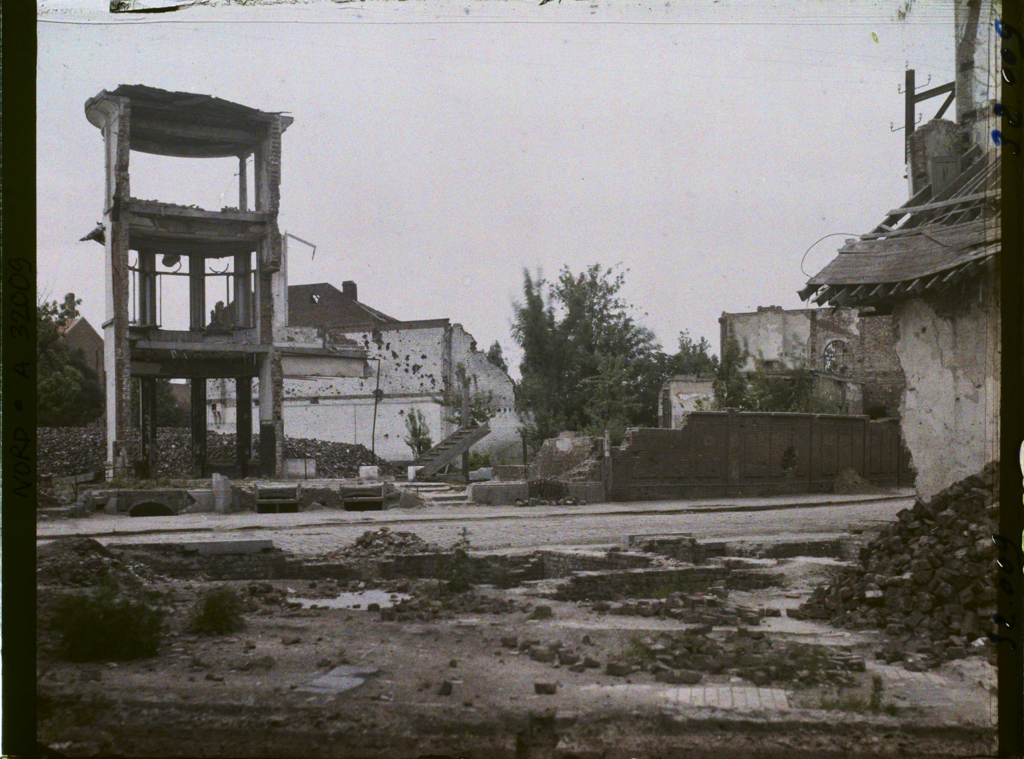 Image représentant France, Armentières, Coin de ruines rue de la Gare