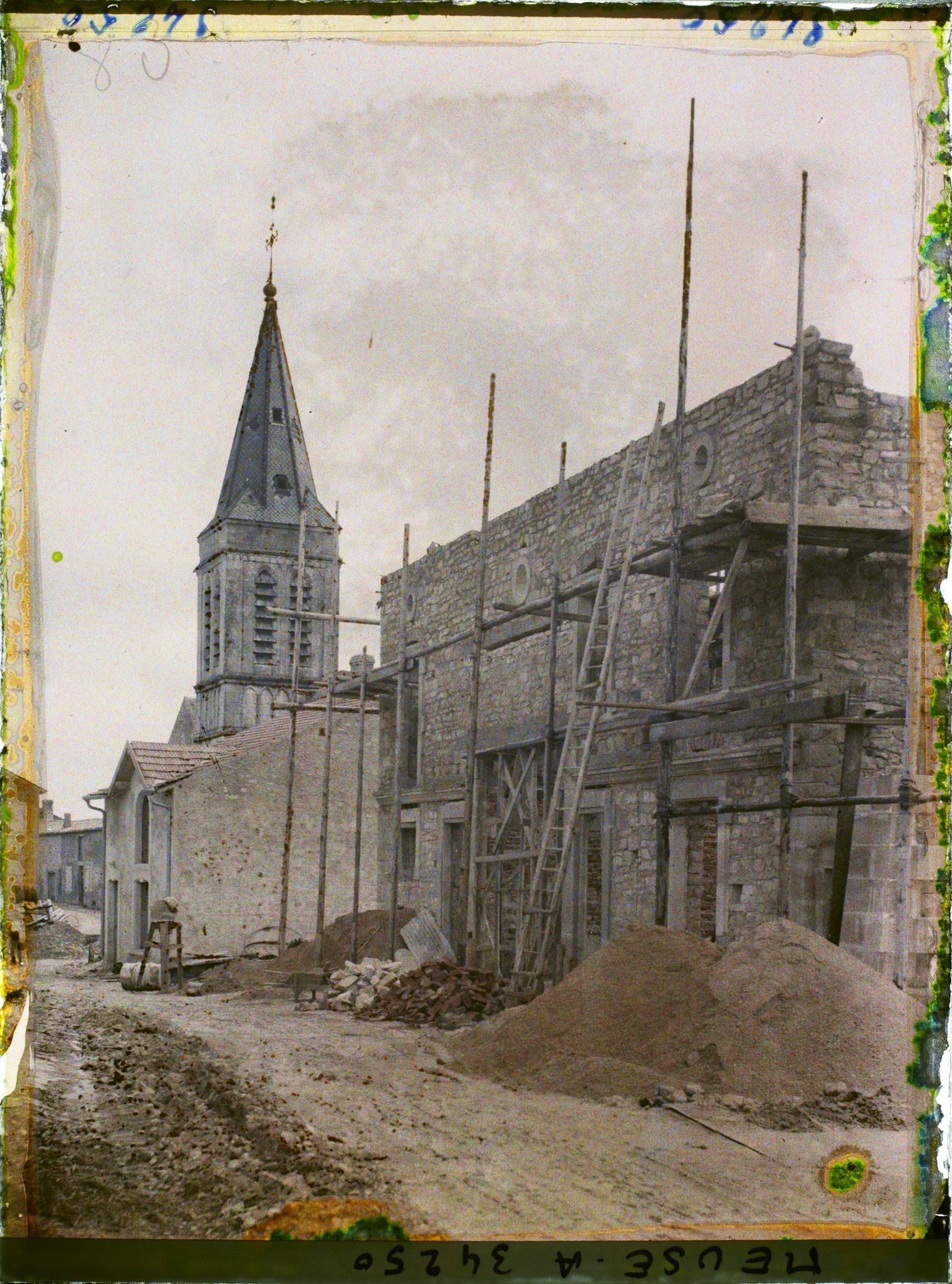 Image représentant France, Hattonchâtel, Reconstructions vers l'Eglise