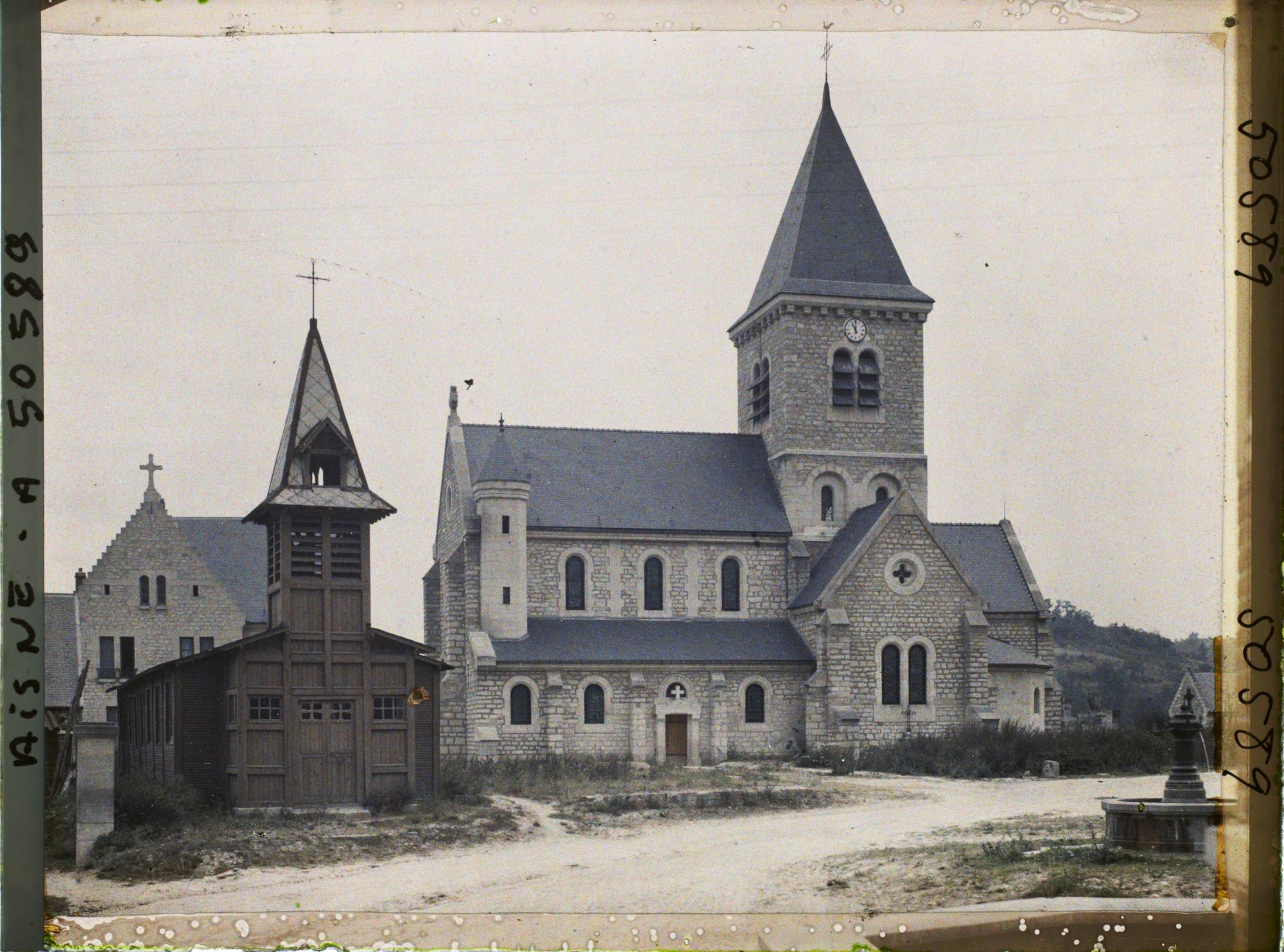 Image représentant France, Margival, Nouvelle Eglise et Eglise provisoire