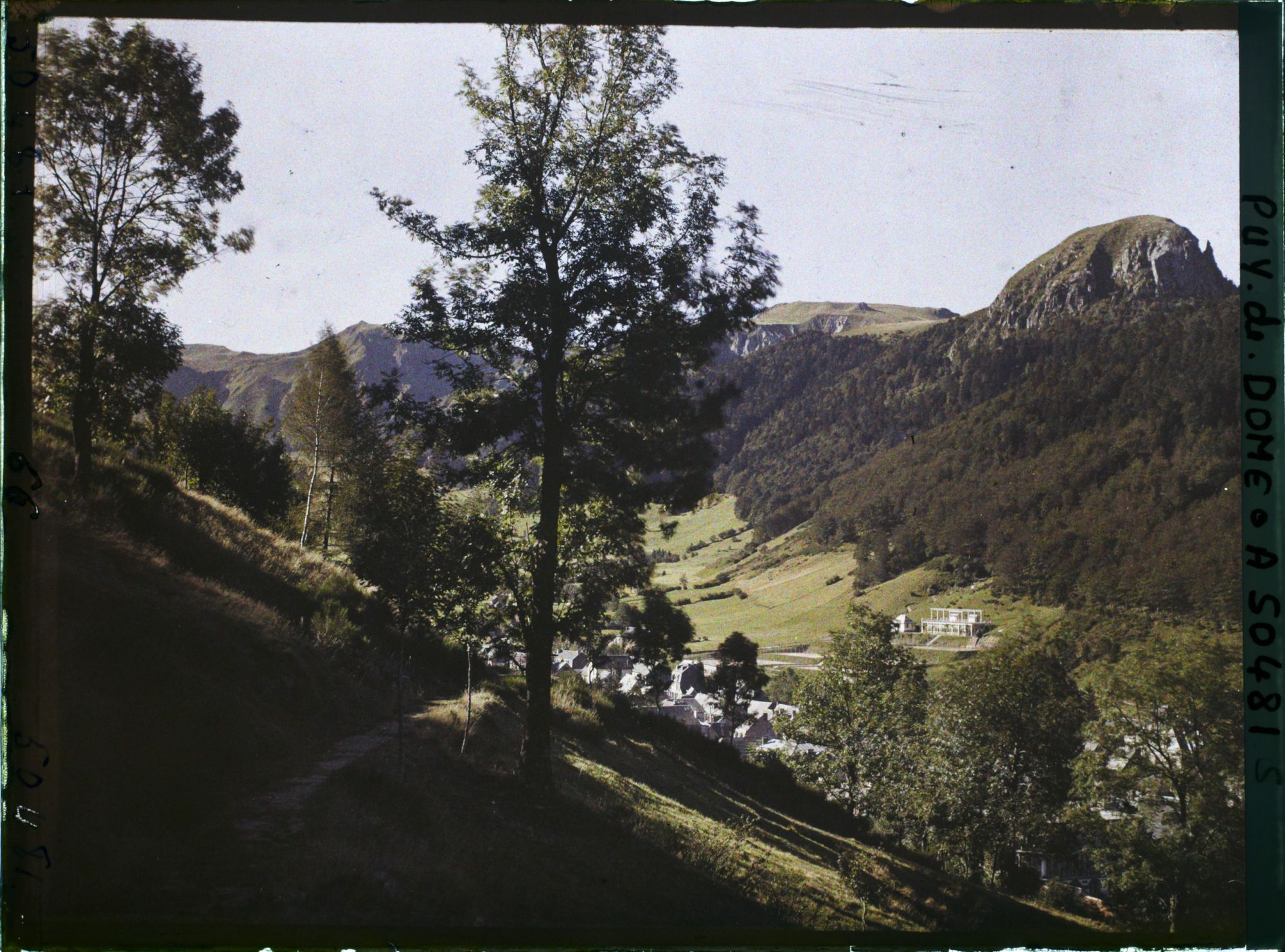 Image représentant France, Mont-Dore, Vue prise vers le fond de la Vallée - au fond, le Sancy