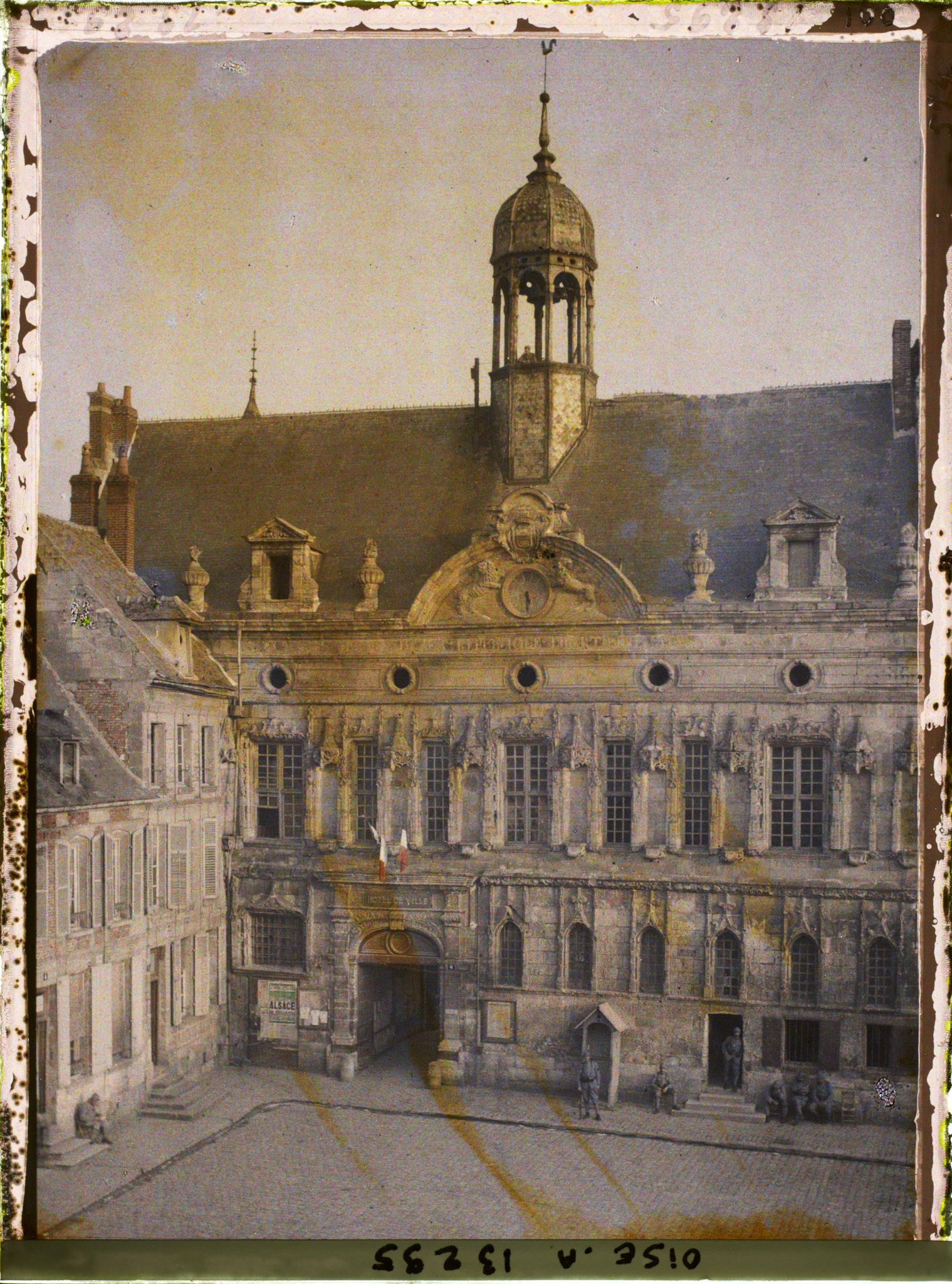 Image représentant France, Noyon, Hôtel de Ville