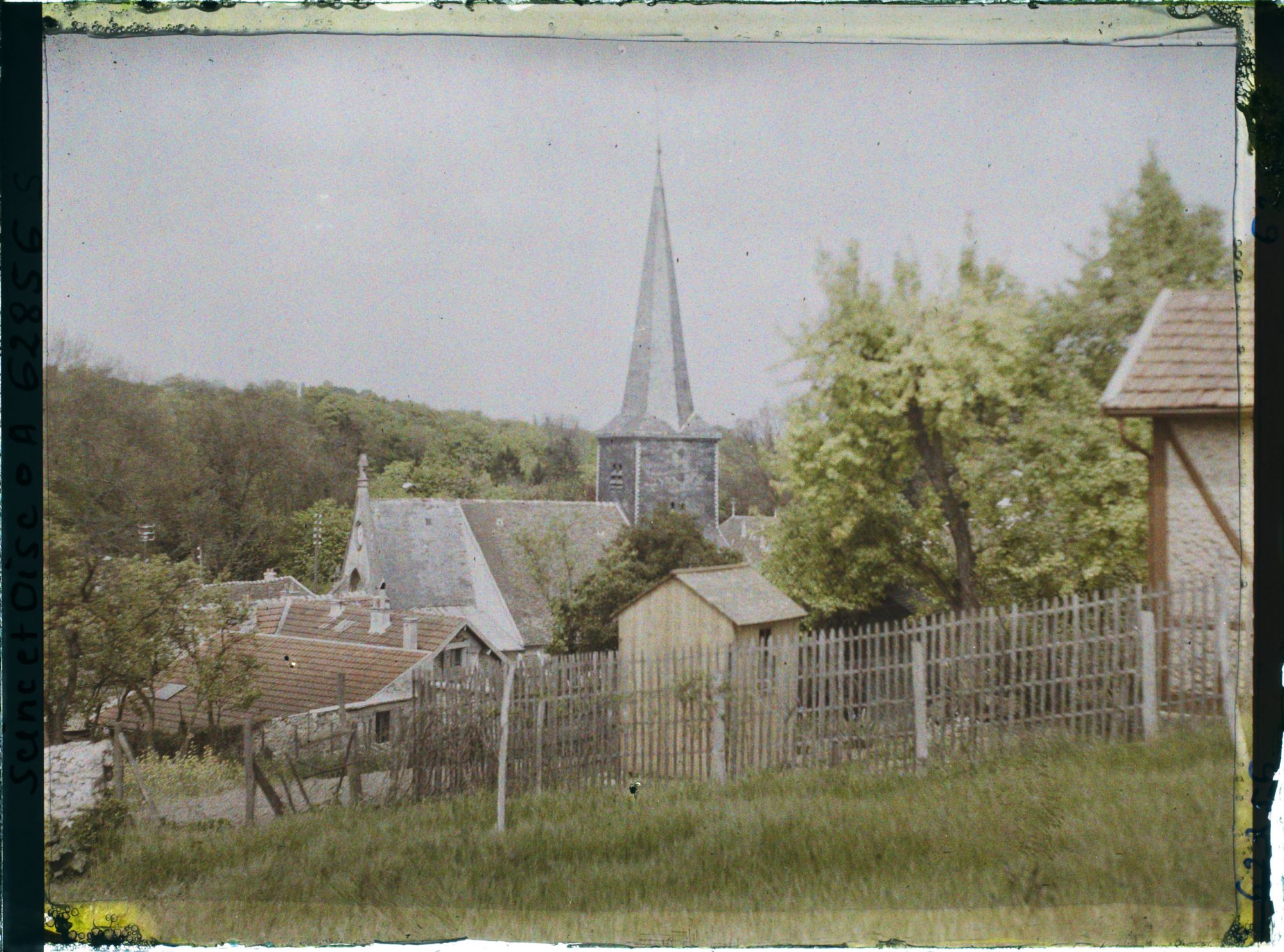 Image représentant Seine et Oise, St Nom la Bretèche, Le village et l'Eglise