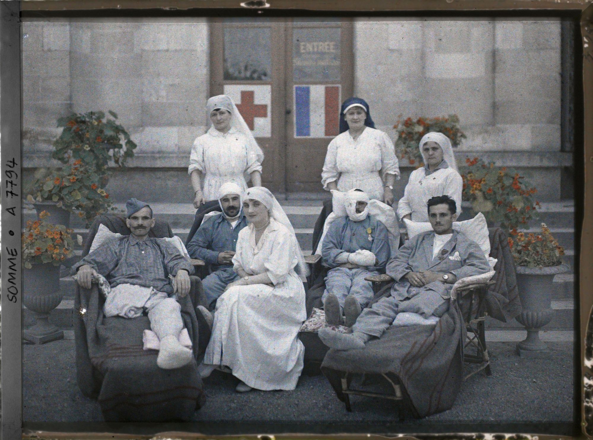 Image représentant Grands blessés et infirmières, hôpital de Moreuil