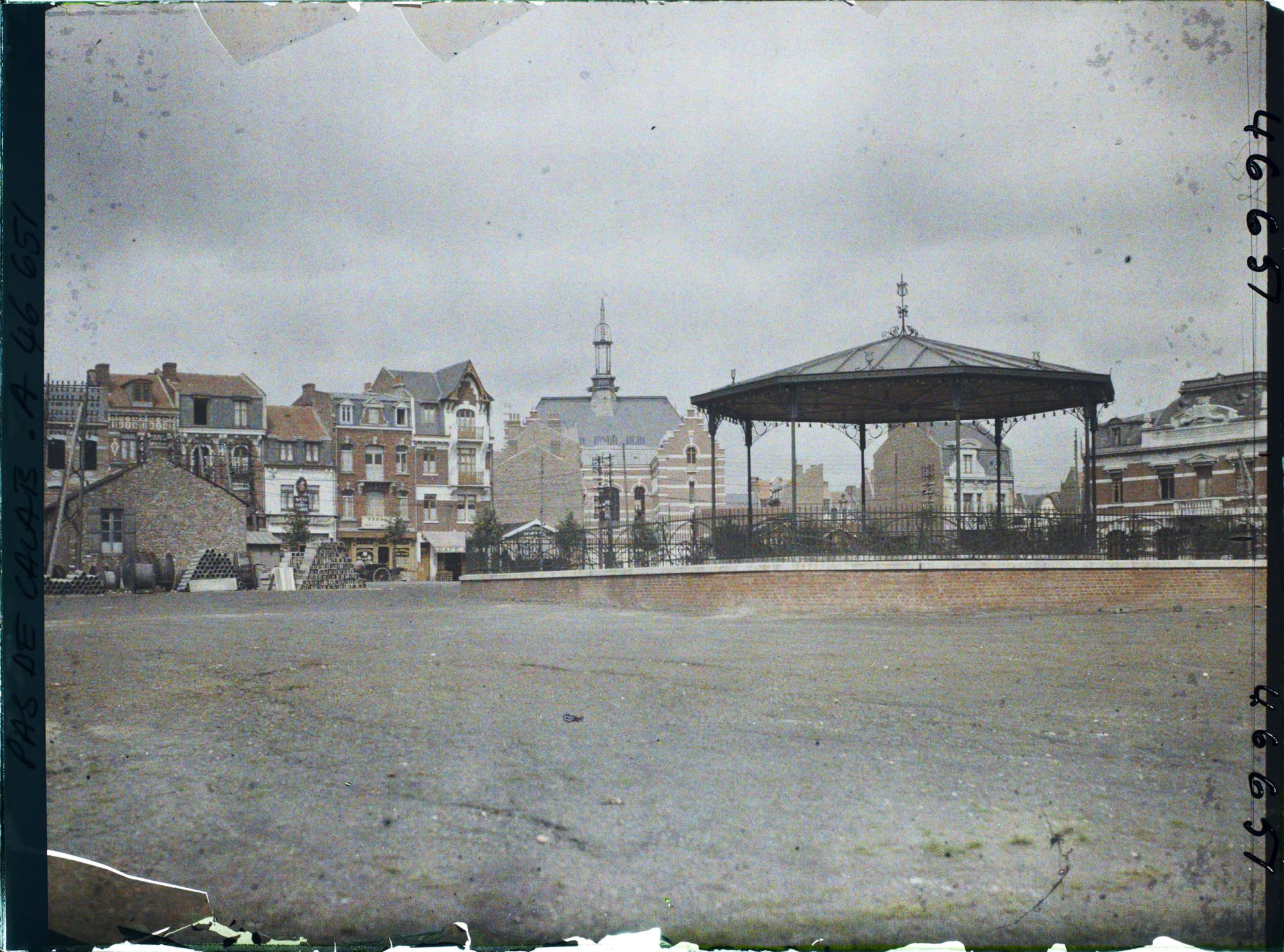 Image représentant France, Lens, Grande Place vers H. de Ville
