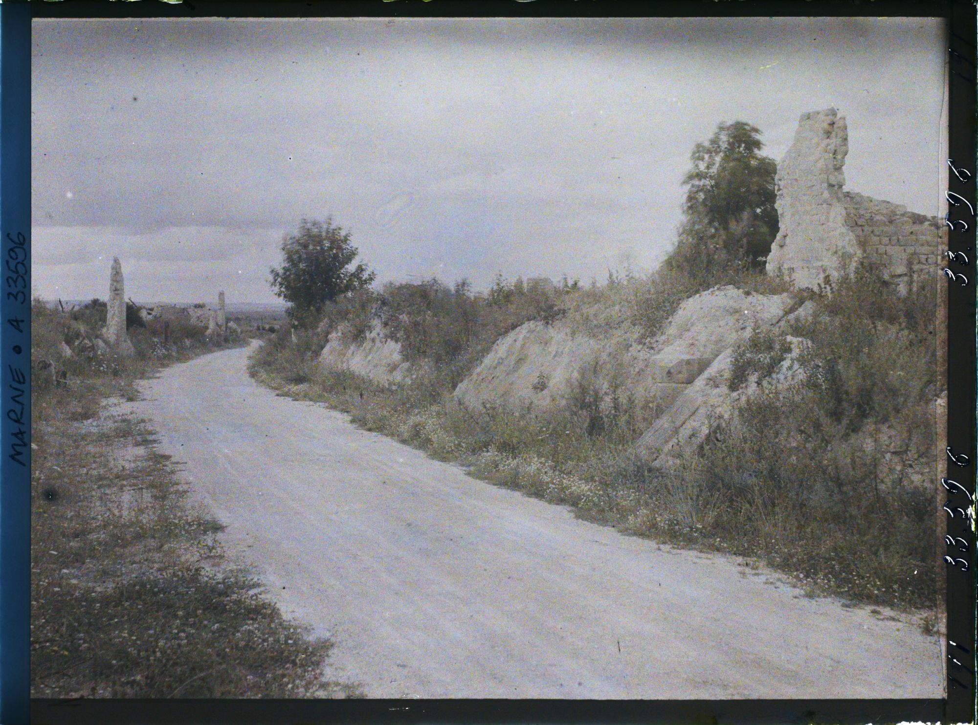 Image représentant France, Nauroy, La route de Moronvilliers