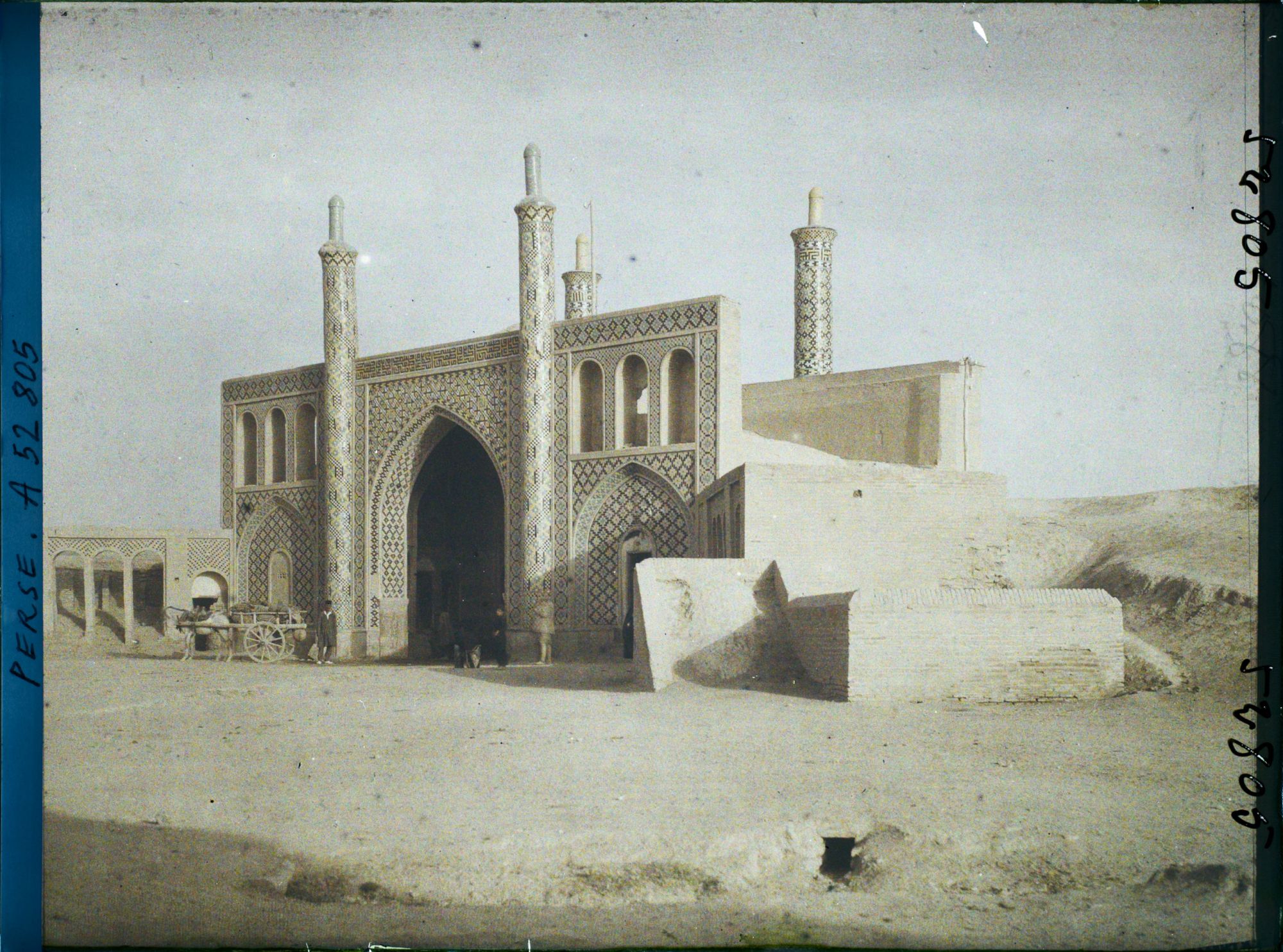 Image représentant La porte de Chah Abdul Azim ?