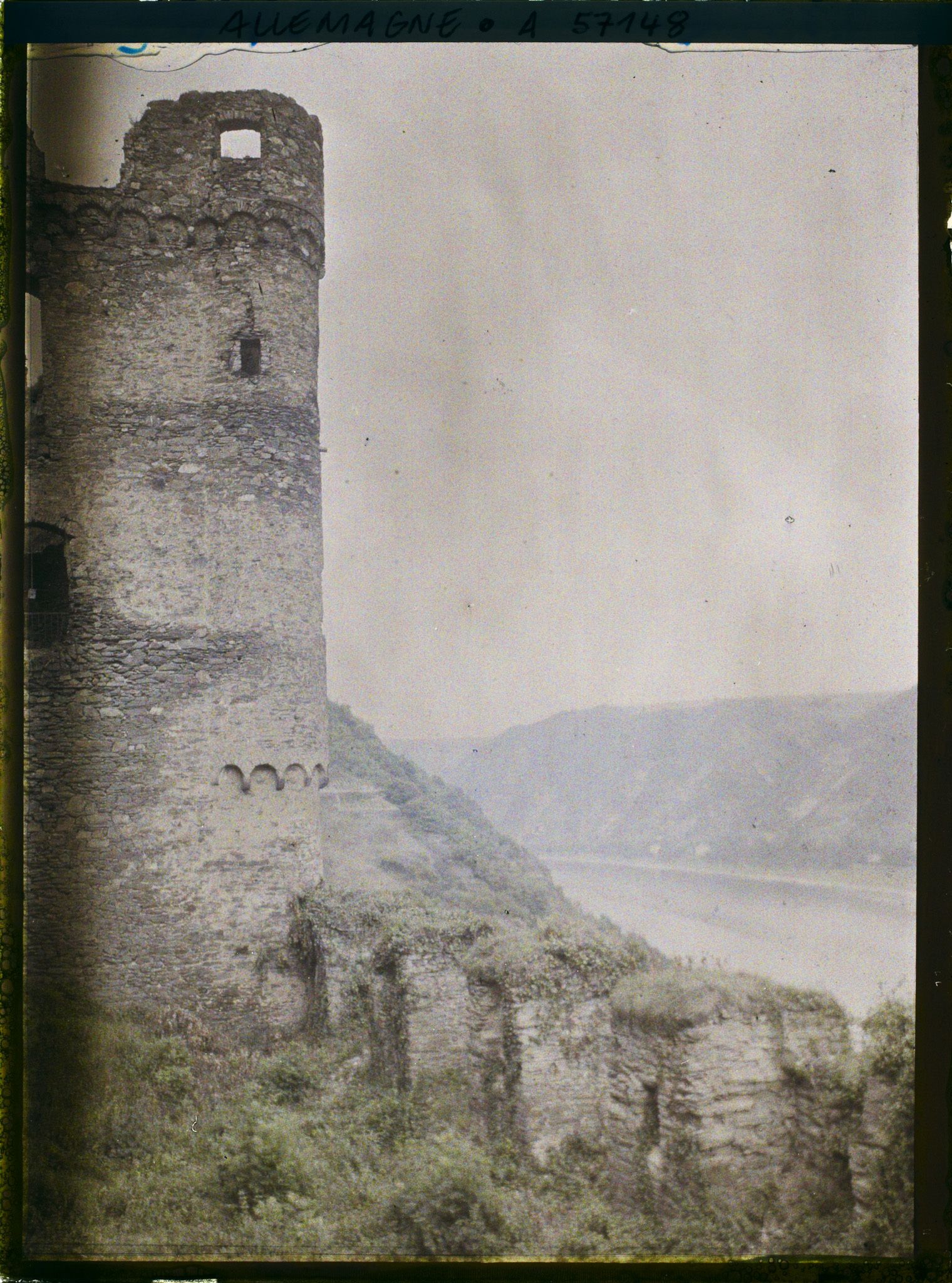 Image représentant Bords du Rhin, St Goard, St Goard - Ruines de Rheinsfields