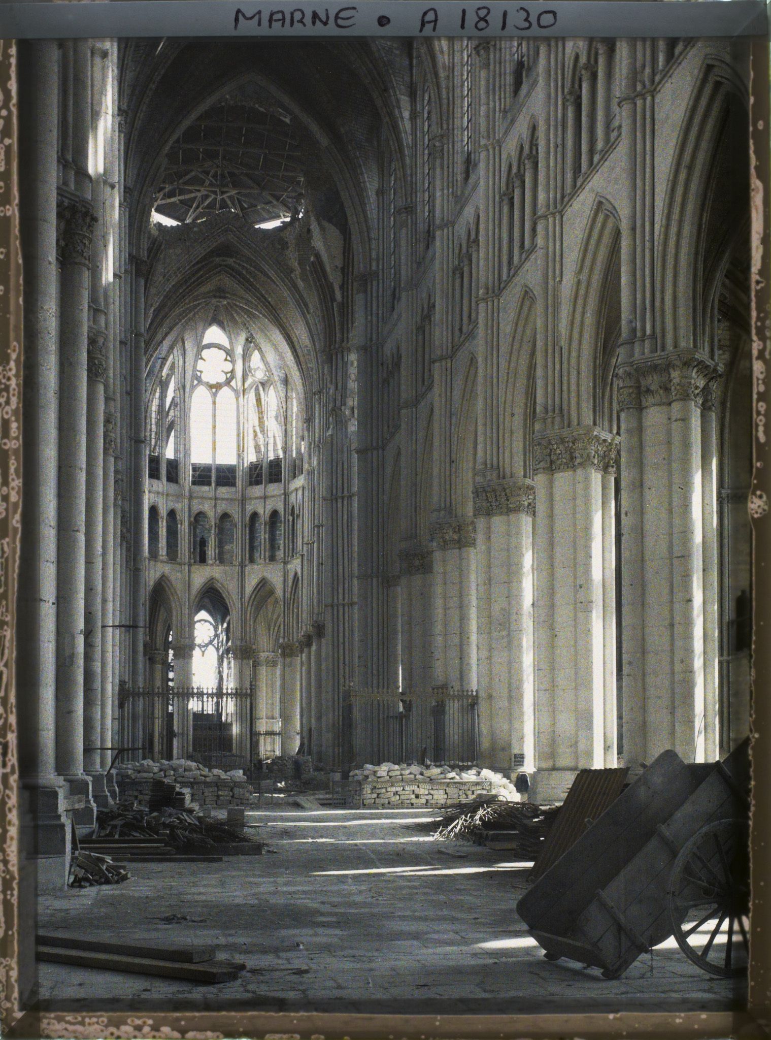 Image représentant France, Reims, Intr de la Cathédrale : nef Centrale