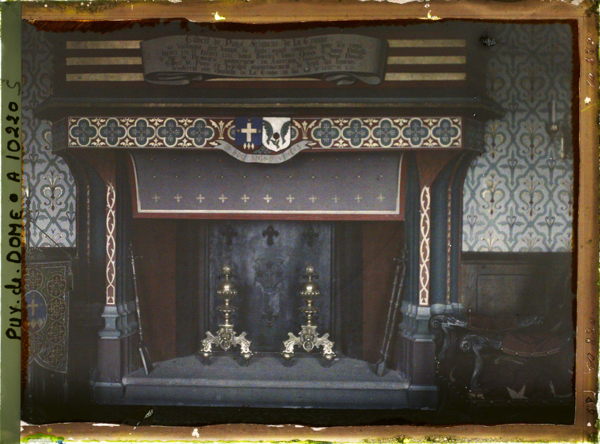 Image représentant France, La Grange Fort, La cheminée Renaissance