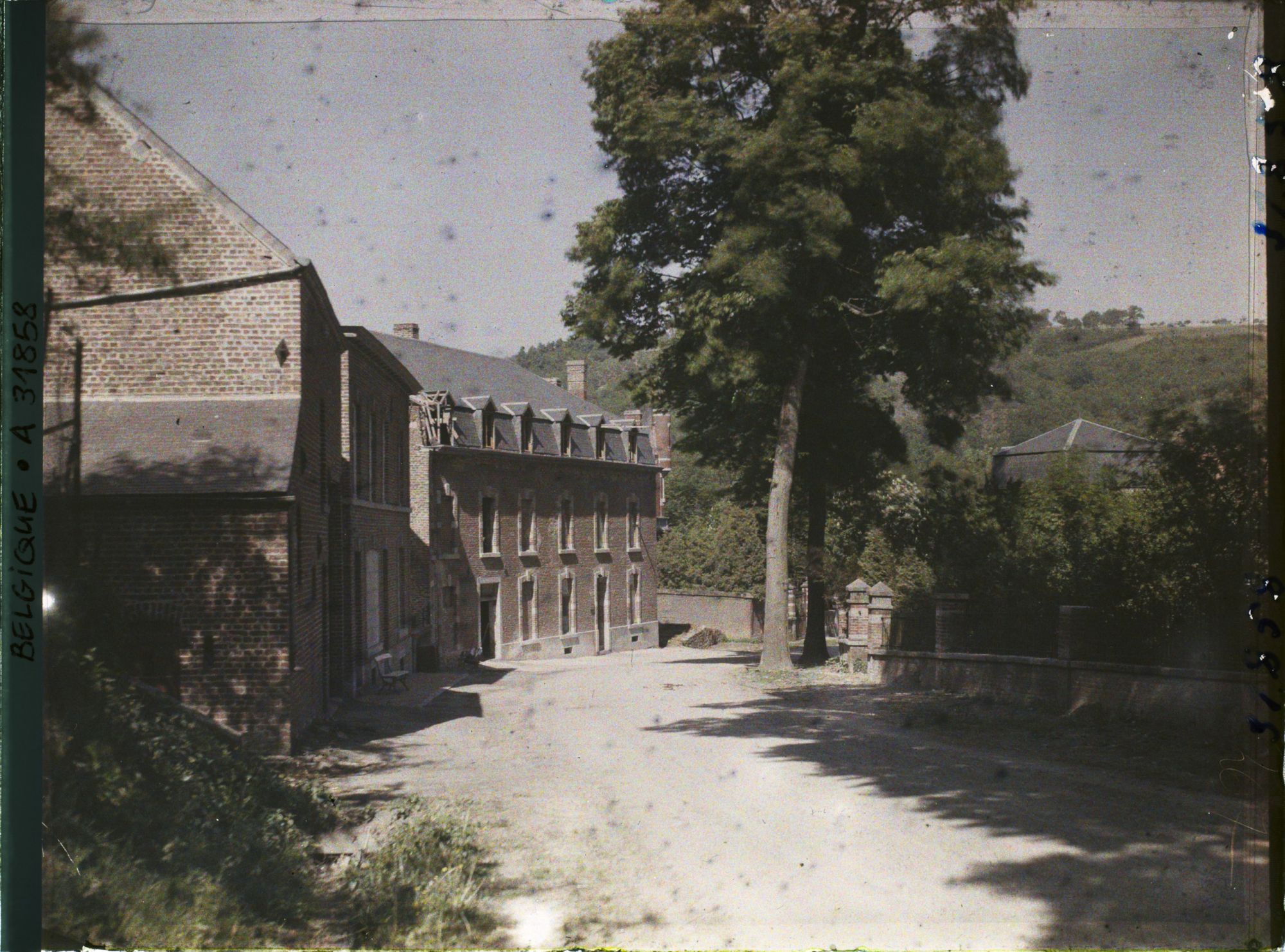 Image représentant Belgique, Hastière, Maisons reconstruites