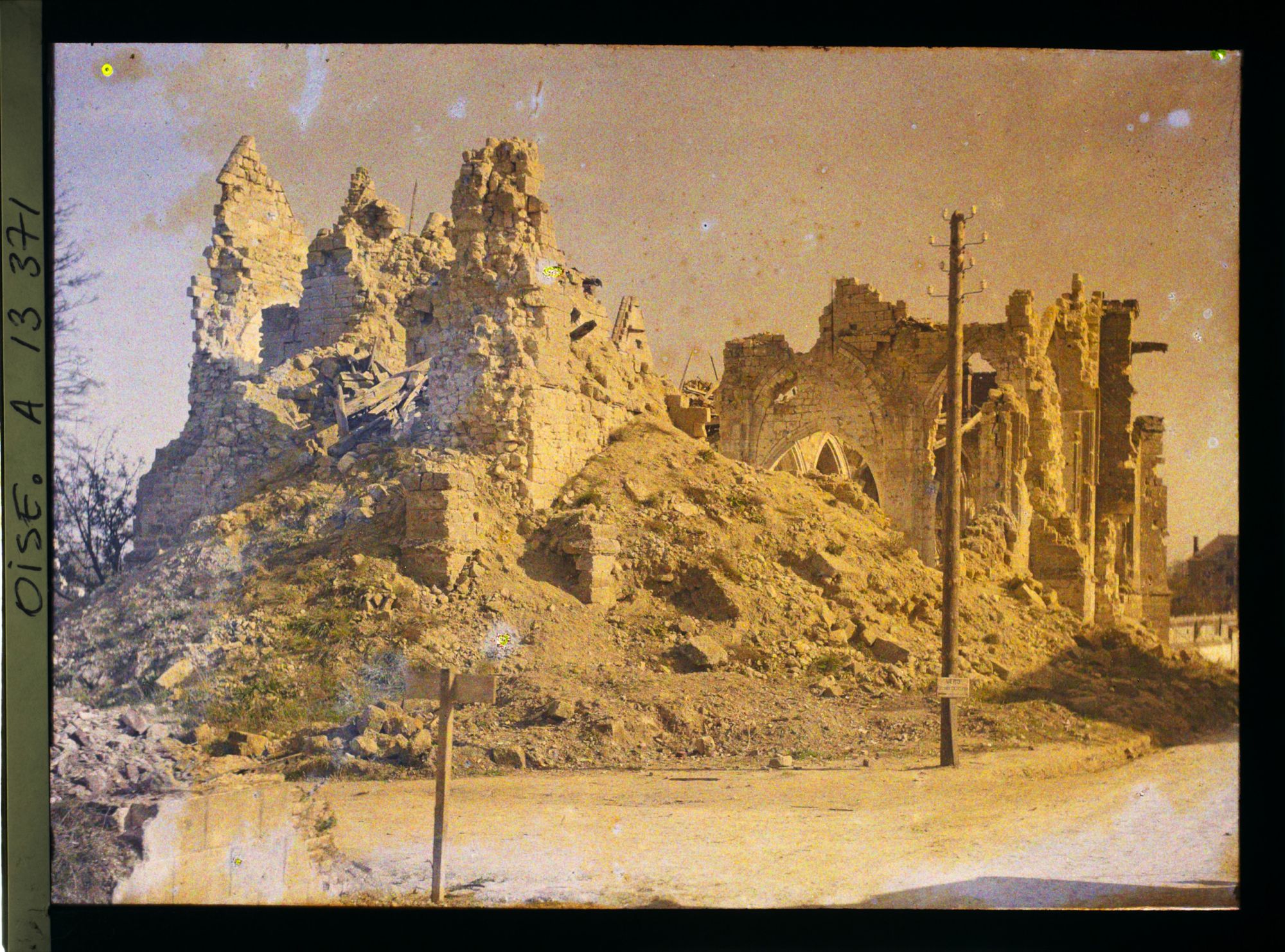 Image représentant France, Lassigny, Eglise (Reprise)