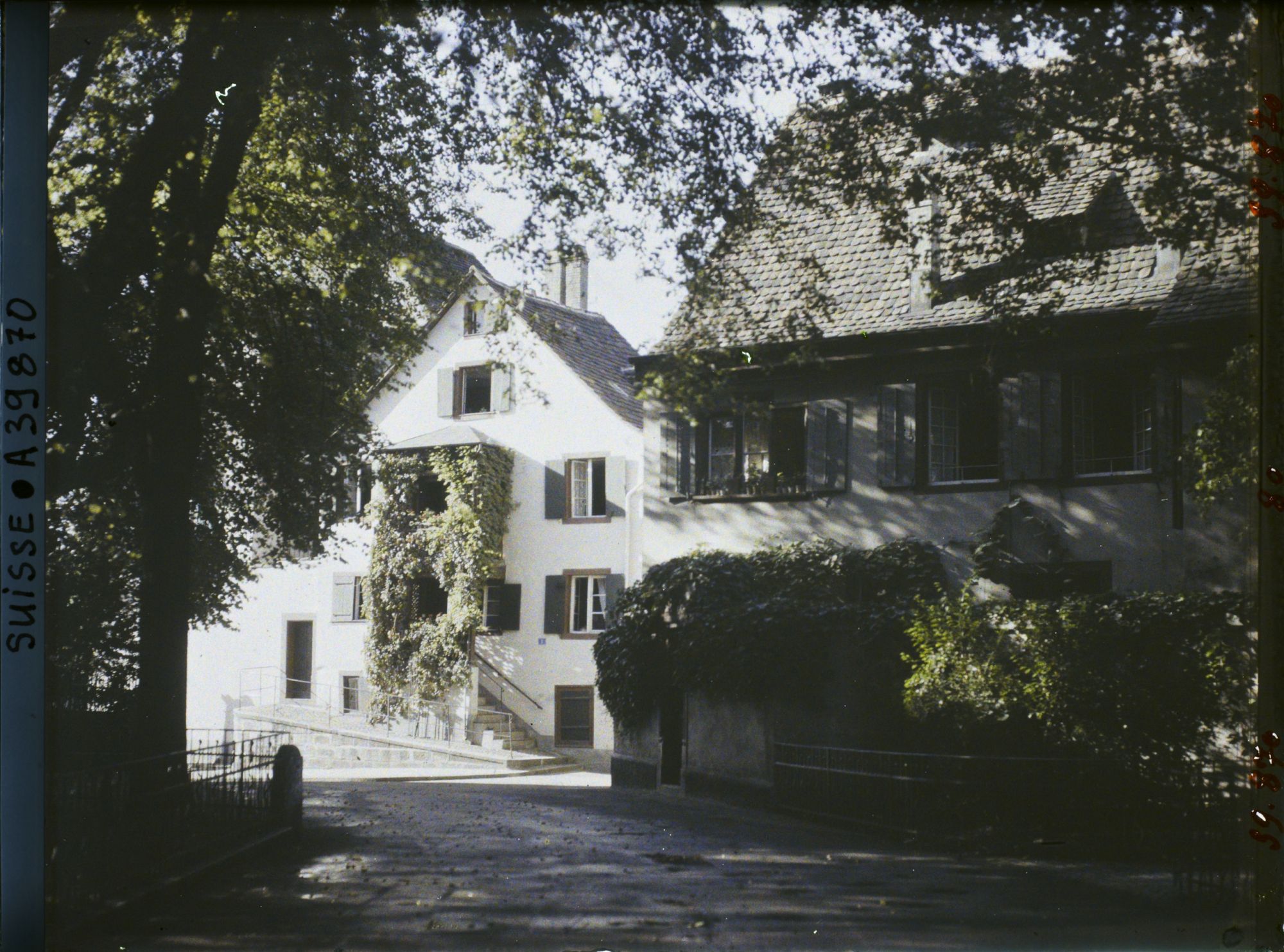 Image représentant Maisons aux abords de l'église Saint-Léonard