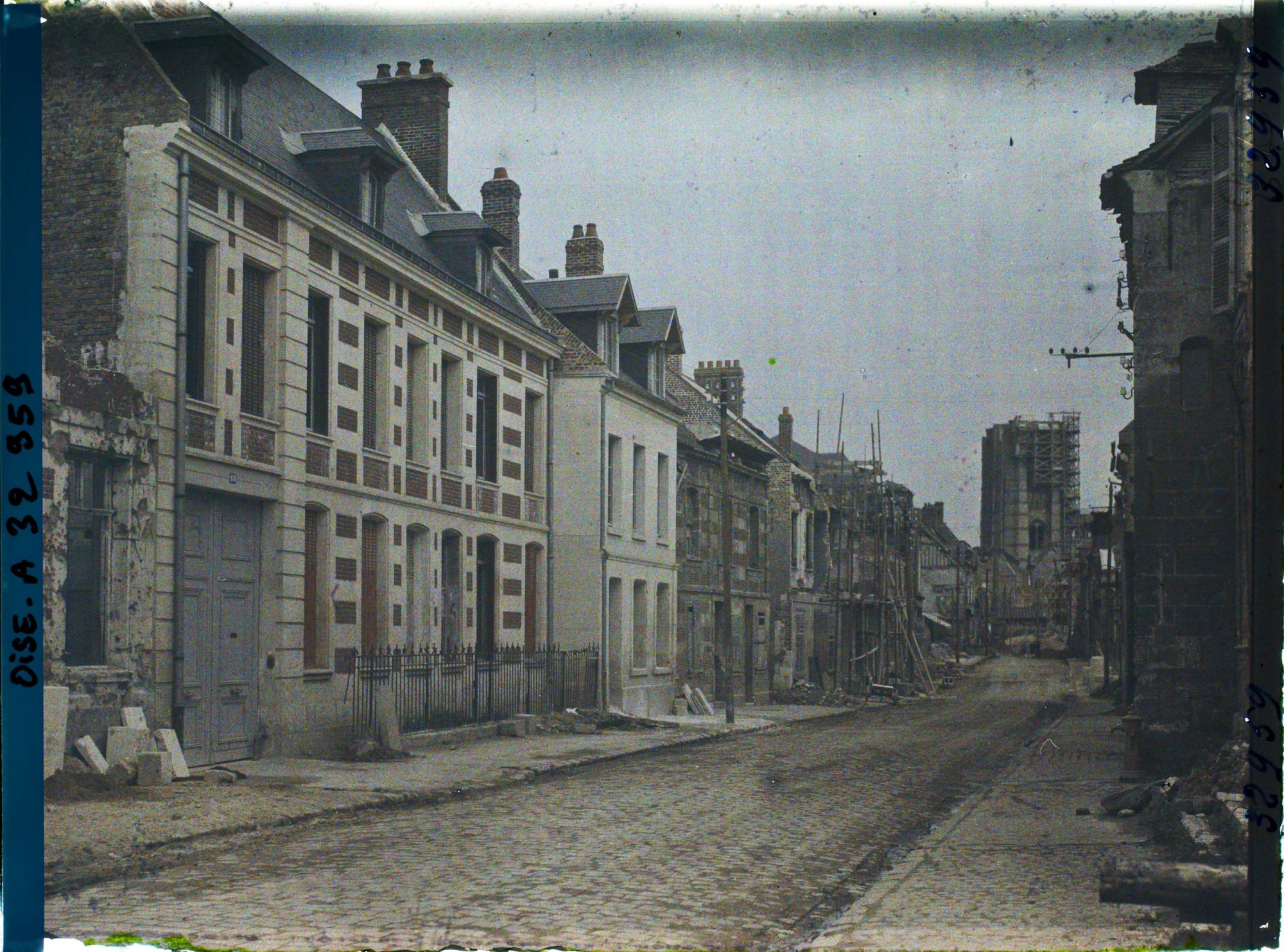 Image représentant France, Noyon, Maisons neuves rue de Paris