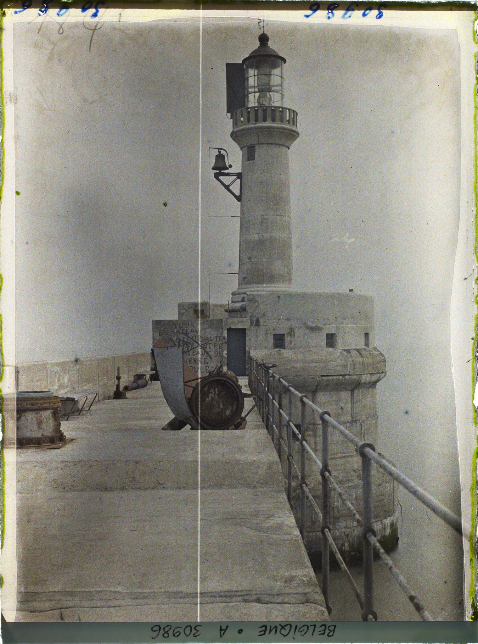 Image représentant Belgique, Zeebrugge, Le Phare et sa Ceinture de béton