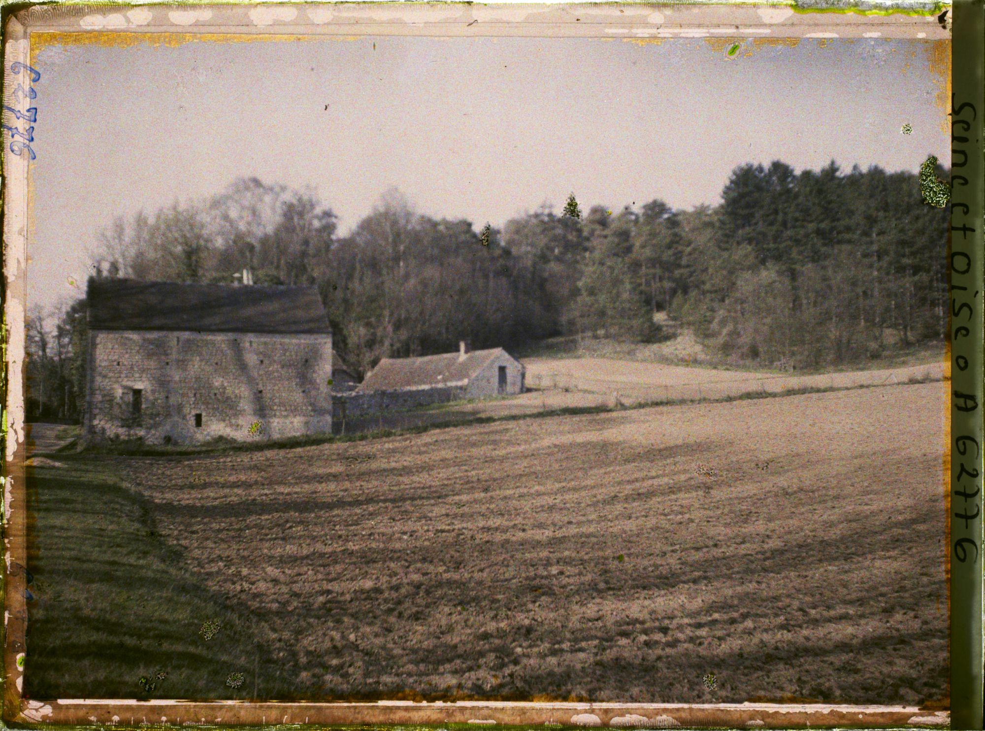Image représentant Ile de France, Vallangoujard, Terre labourée et ensemencée
