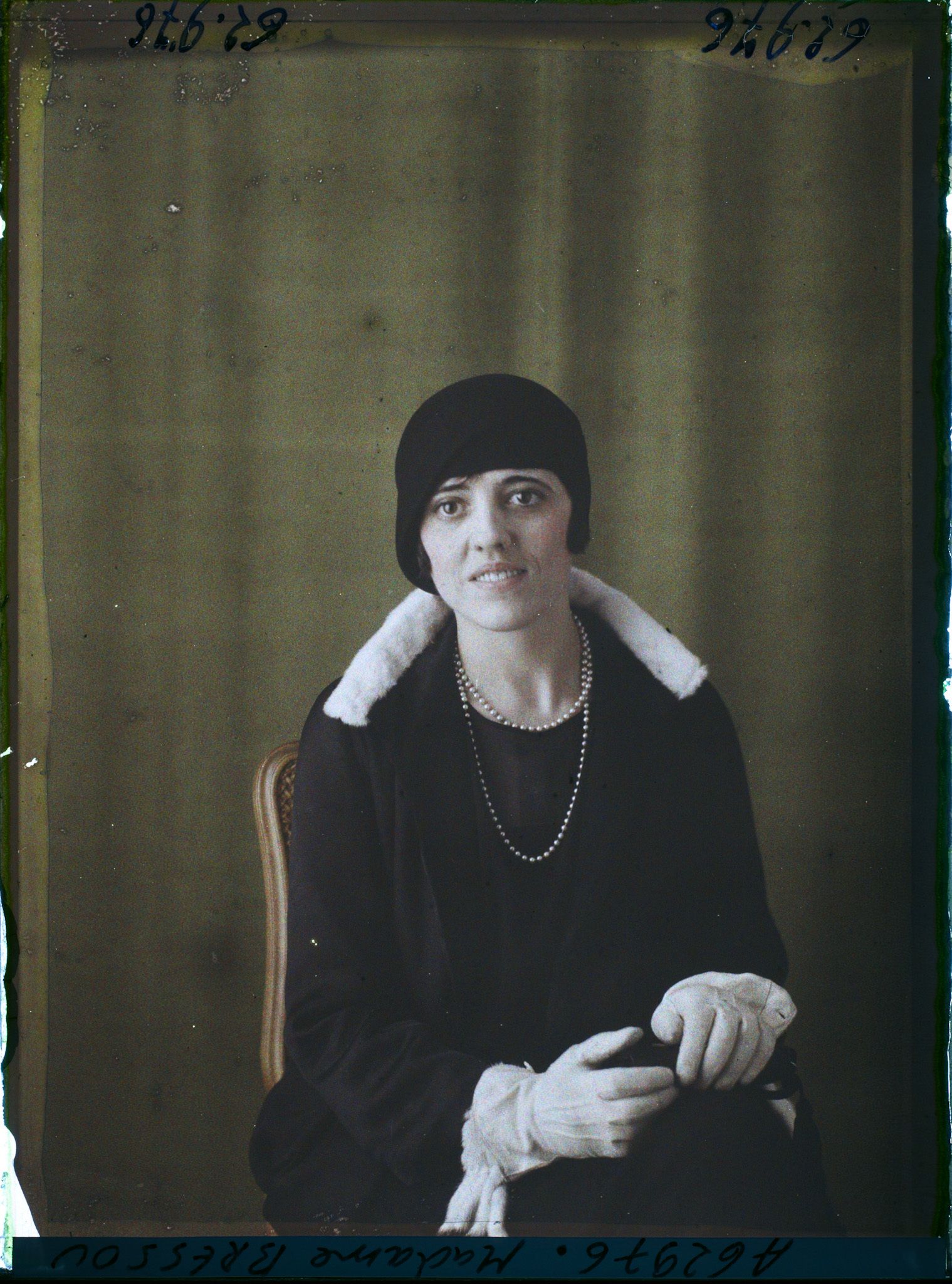 Image représentant https://musee-albert-kahn.s-museum.fr/home/NWQ2OTAwYzNmYjZlZTk1ZWQwODJmMjY4L2dlbmVyaWMtbm90aWNlLXRhYi9hdXRob3JpdHkvNjE3YTc5ZjVjZjhiODk2OGIzMzM3ZDIx/5d6900c3fb6ee95ed082f268/generic-notice-tab/authority/617a79ebcf8b8968b3336983 Madame Madeleine Bressou