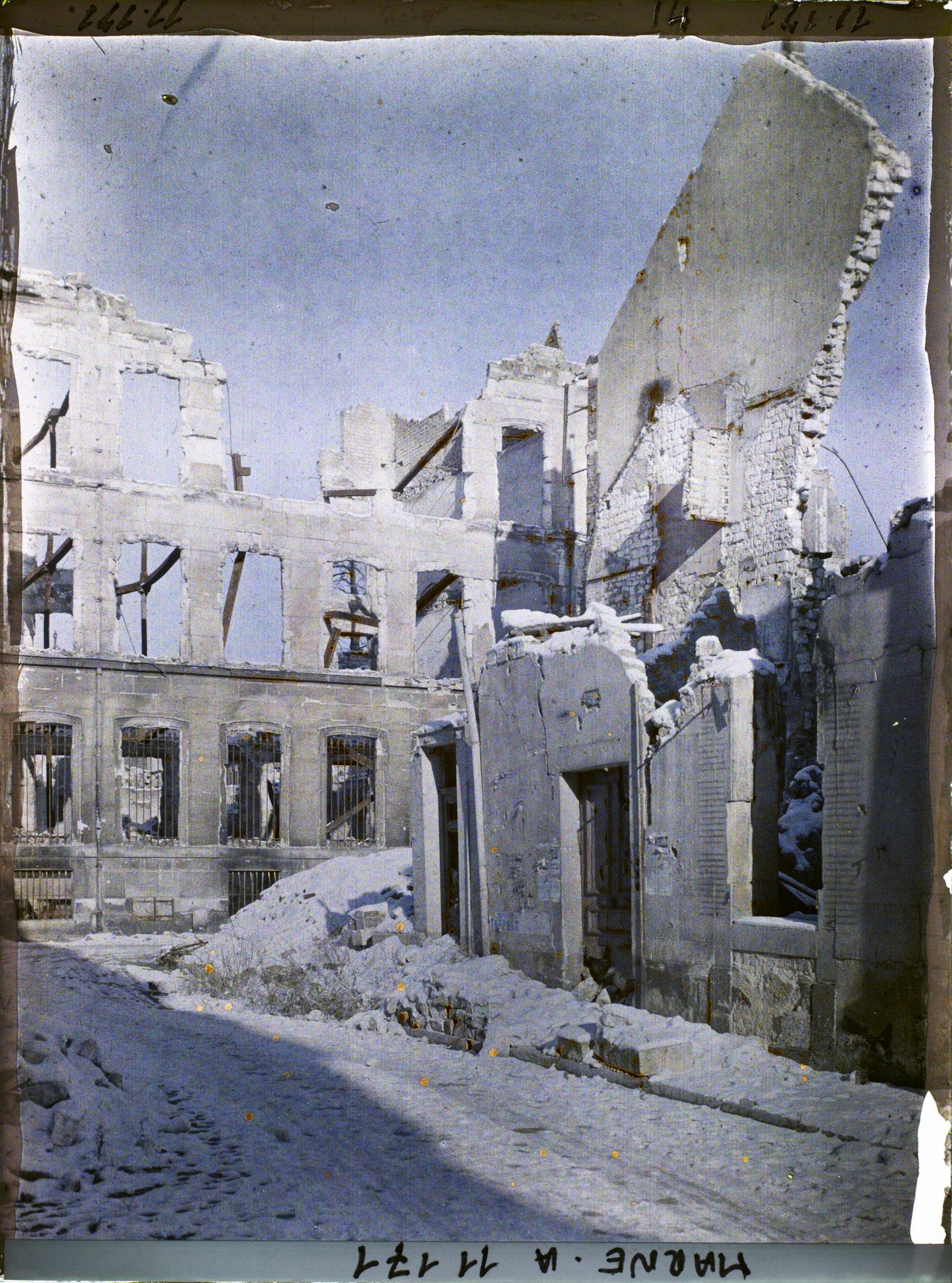 Image représentant Les ruines du Mont de Piété (crédit municipal), côté de la rue Saint-Symphorien