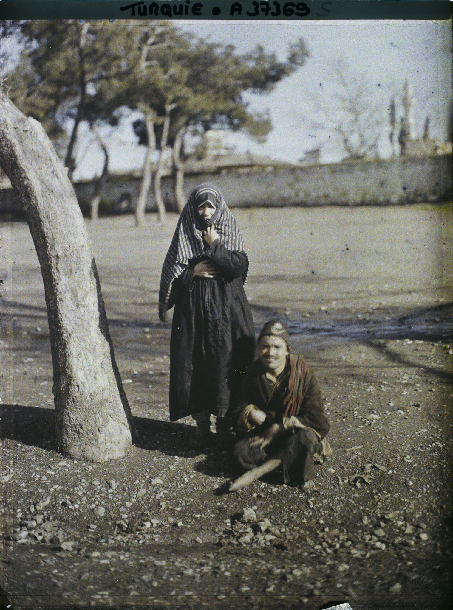 Image représentant Turquie, Magnesie, Homme jeté dans une mosquée en flammes et devenu fou